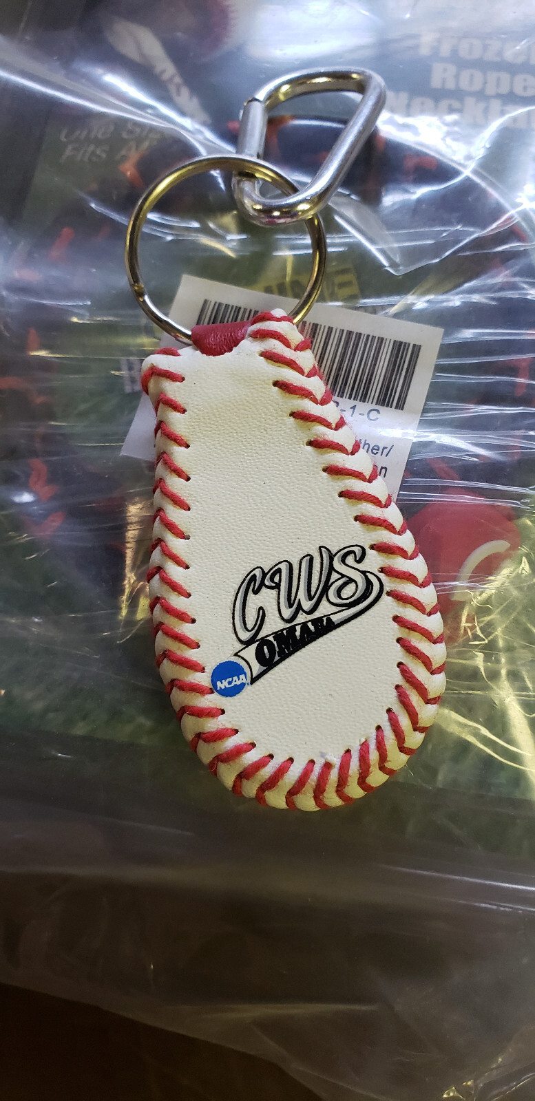 COLLEGE WORLD SERIES CWS NCAA BASEBALL KEY CHAIN KEYCHAIN NEW