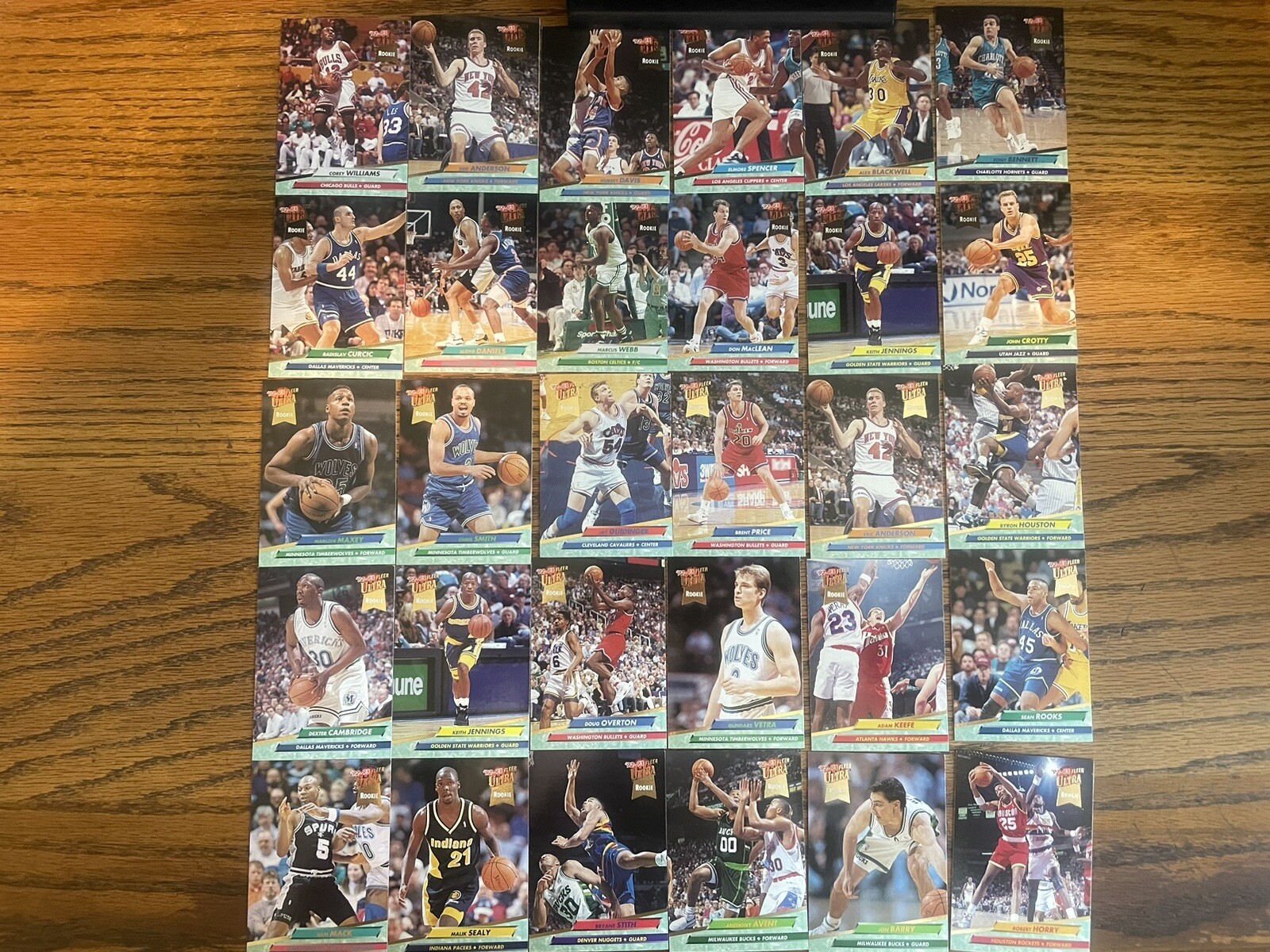 92-93 FLEER ULTRA ROOKIES LOT 30 CARDS STRAIGHT FROM PACK TO SLEEVE NR. MT. L30