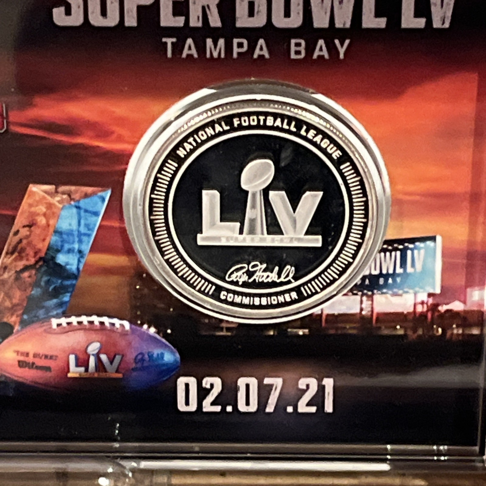 Highland Mint Super Bowl LV Chiefs VS Buccaneers Commemerative Coin Orig Pkg!!