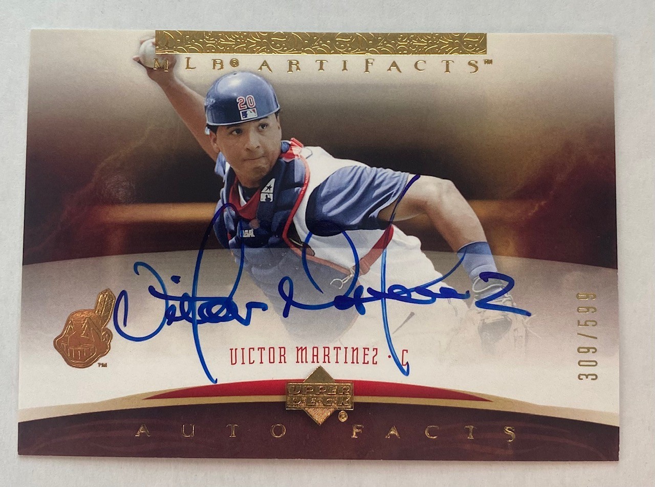 2005 UD Artifacts Victor Martinez On-Card Autograph /599 Indians Guardians