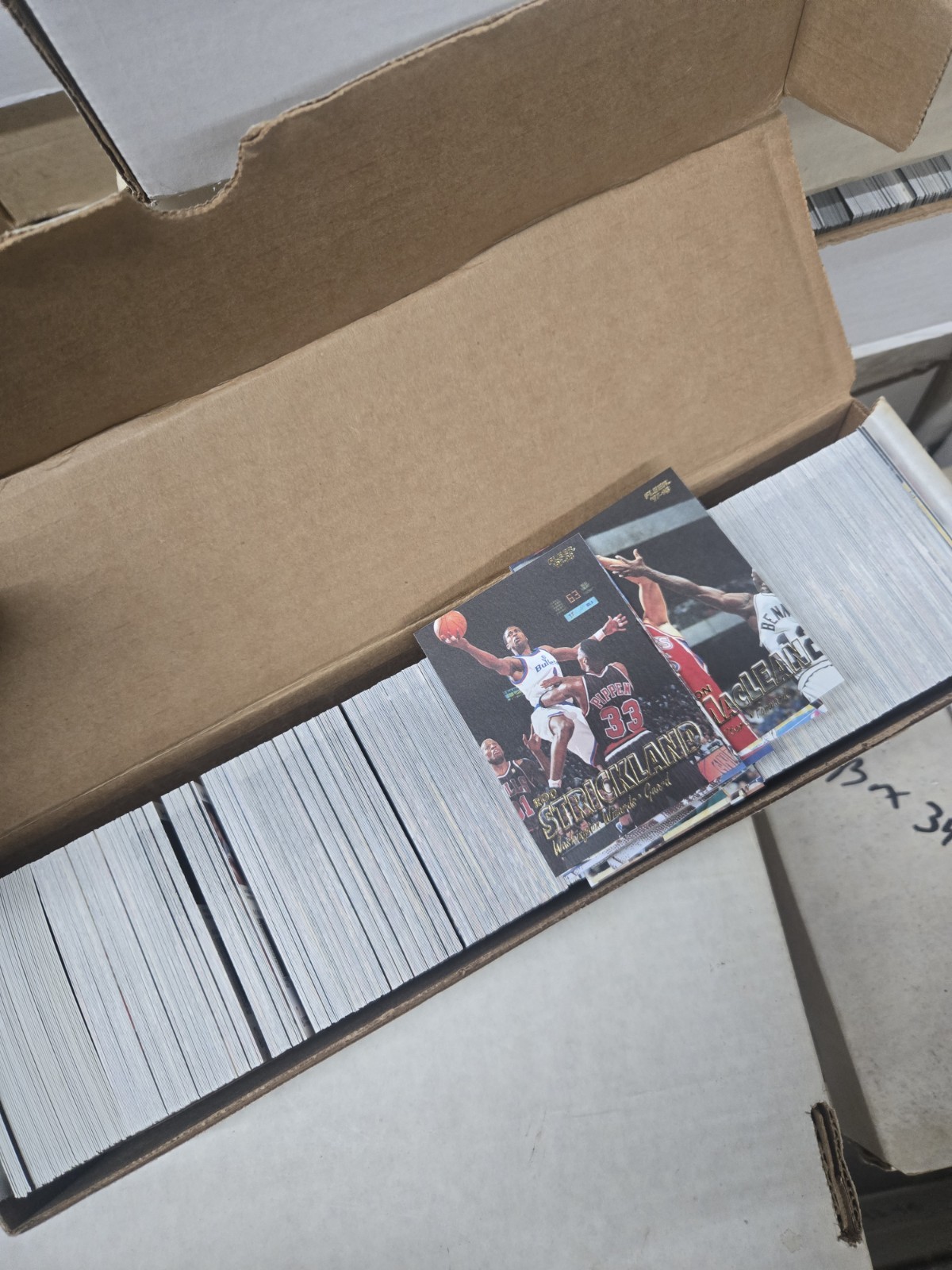 ULTIMATE Mix SPORTS CARD TREASURE BOX 4,000-5,000+ CARDS NFL,MLB,NBA Variety LOT