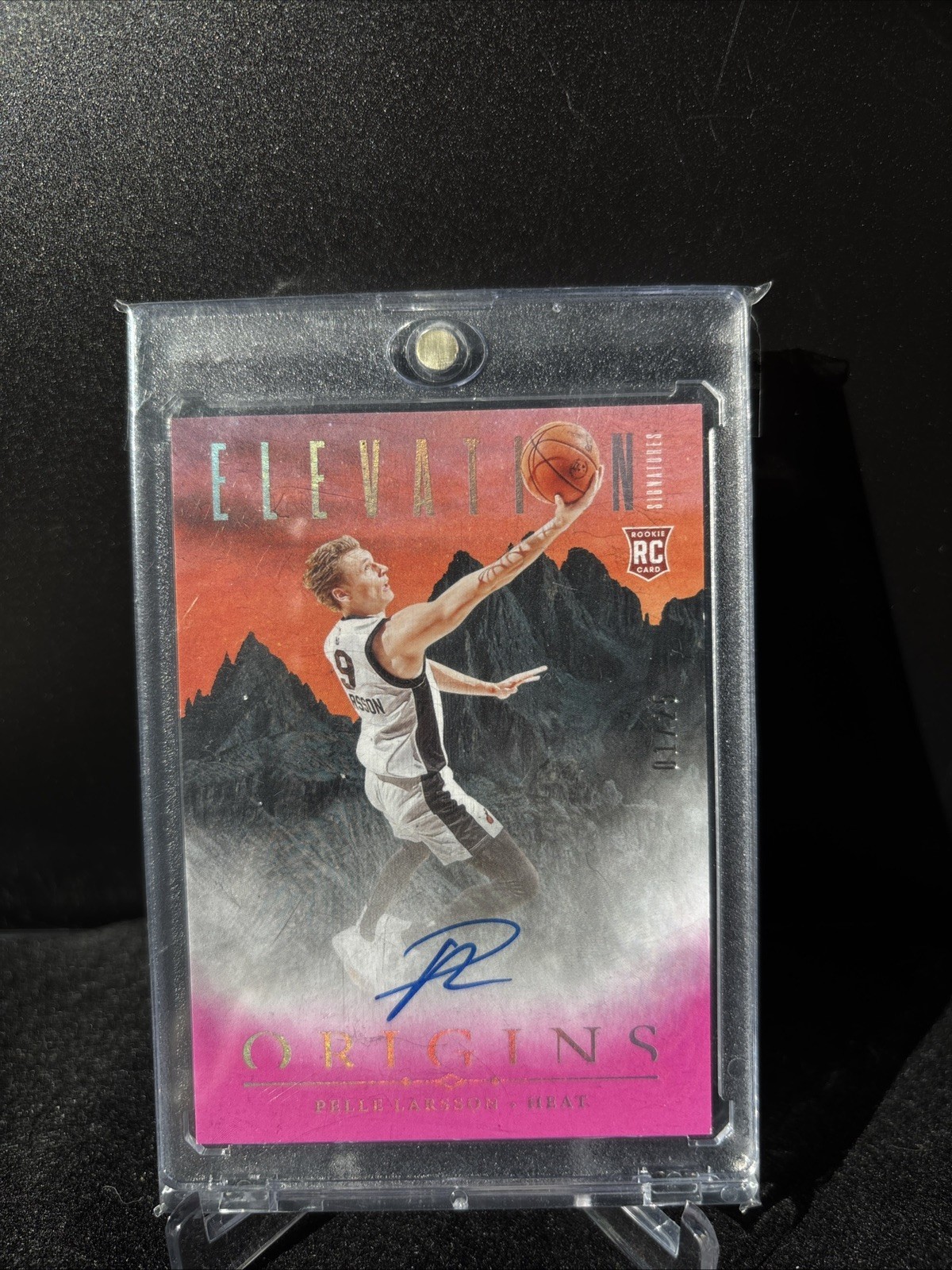 Pelle Larsson 2024-25 Panini Origins NBA Elevation /25 AUTO Rookie ON CARD
