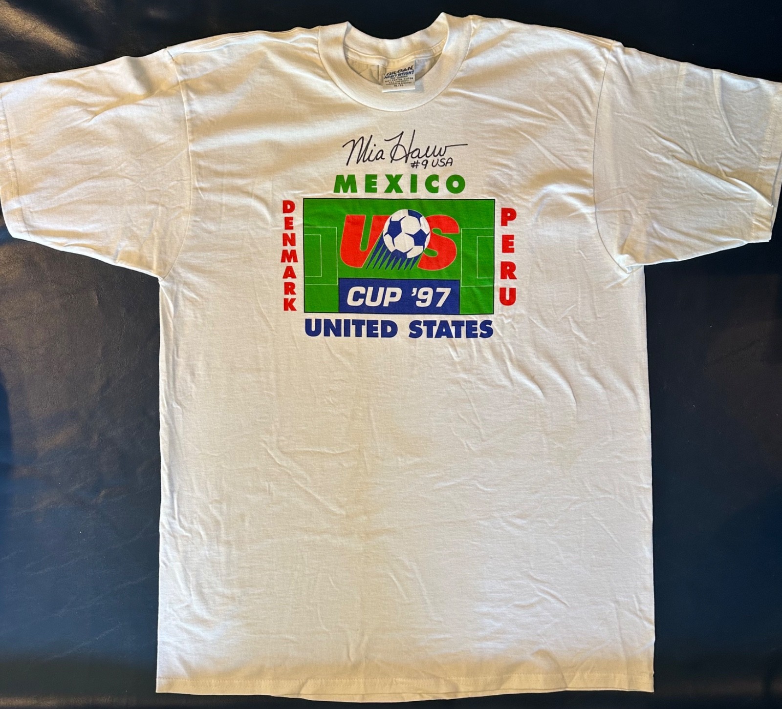 Vintage 1997 US CUP T-Shirt hand signed by USWNT Forward Mia Hamm ~USA vs Mexico