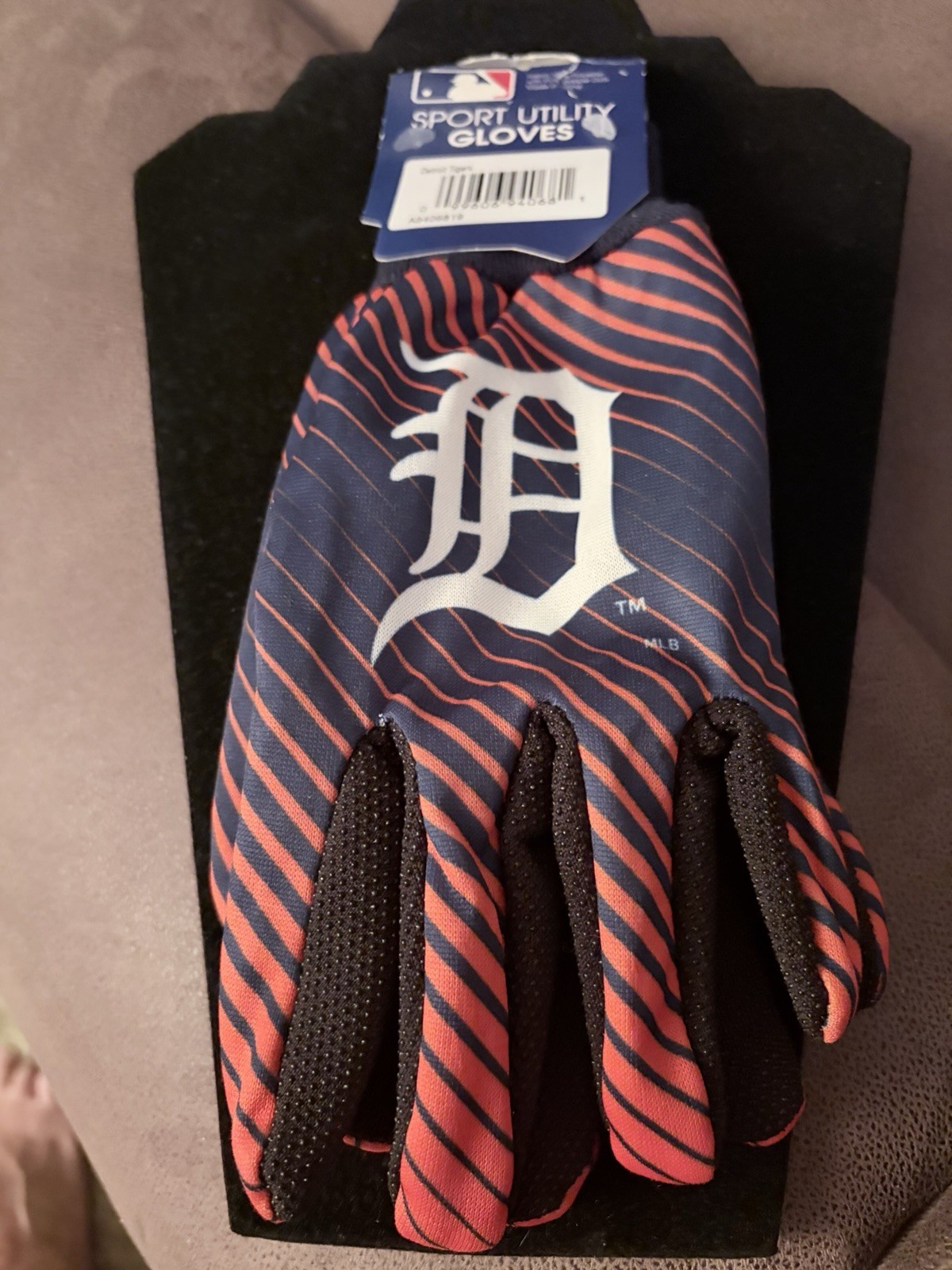 Detroit Tigers Adult Two-Tone Sports Utility Gloves – NEW