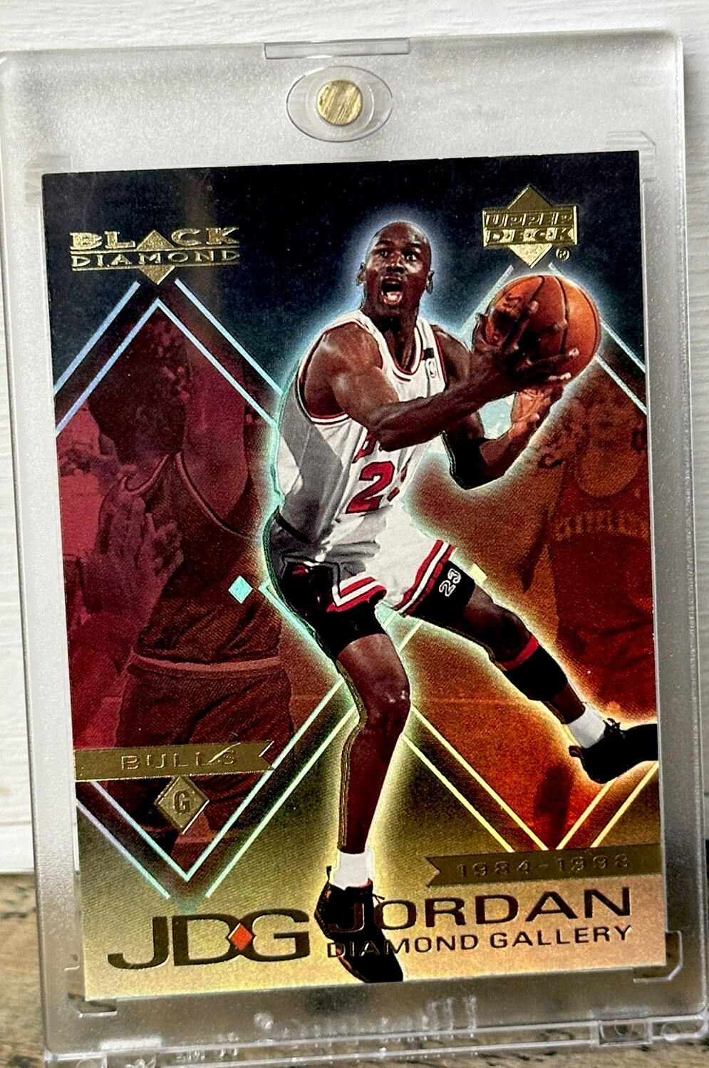 Michael Jordan Card 90’s RAINBOW REFRACTOR HOLO RARE INSERT SP BULLS JERSEY #23