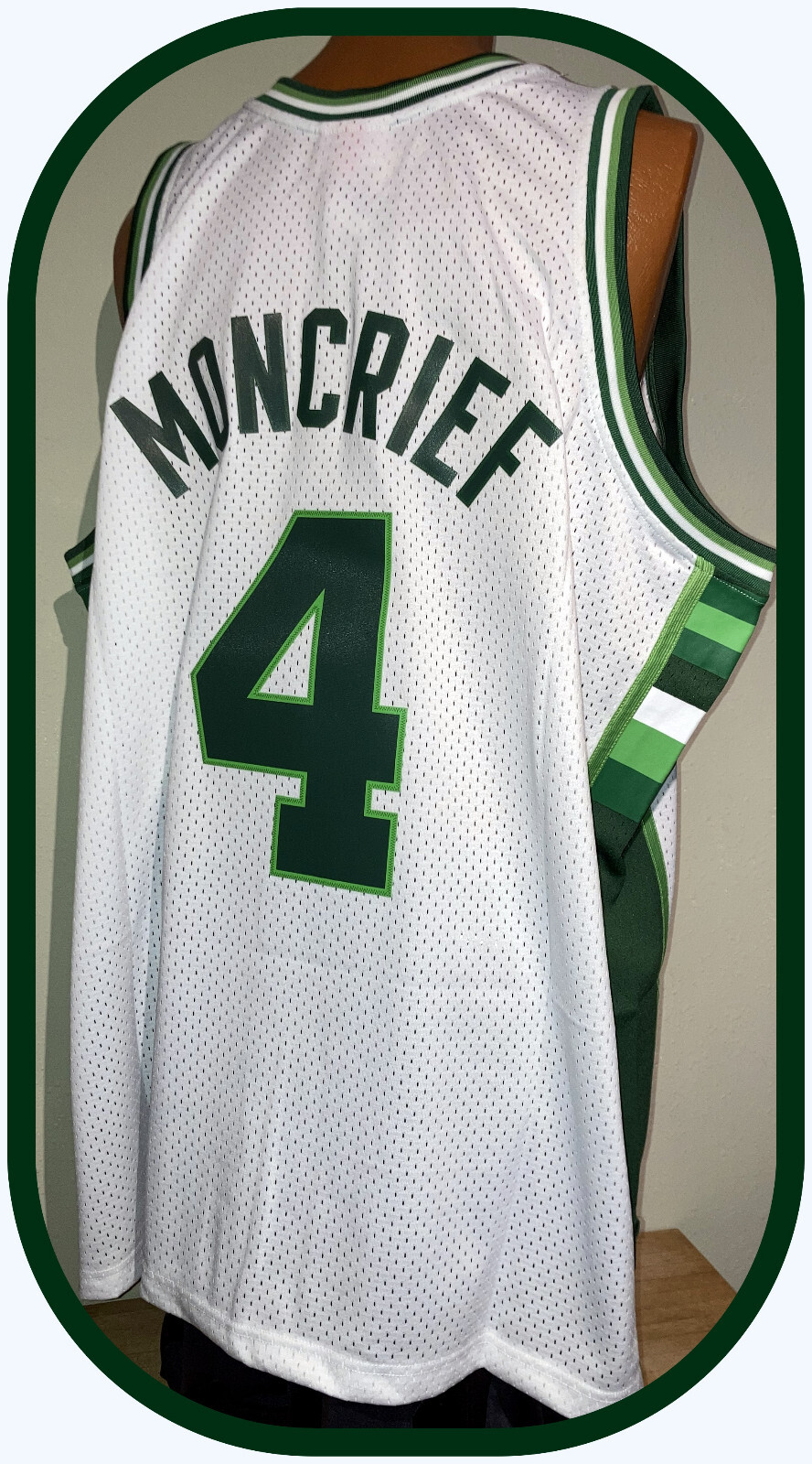MILWAUKEE BUCKS MITCHELL & NESS SIDNEY MONCRIEF SWINGMAN JERSEY ADULT 4XL NWT