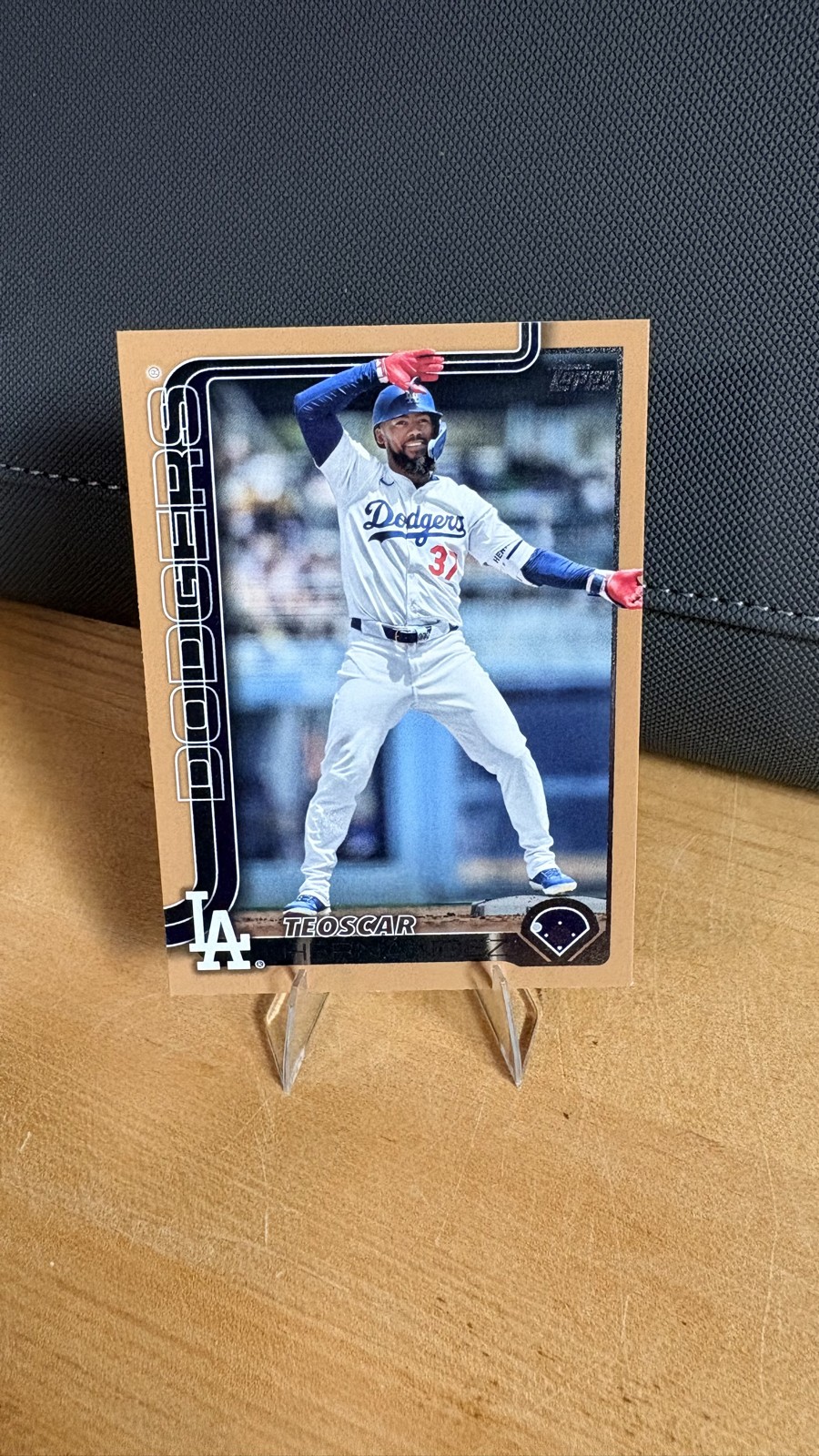 2025 Topps Series 1 – Teoscar Hernandez #176 Gold /2025