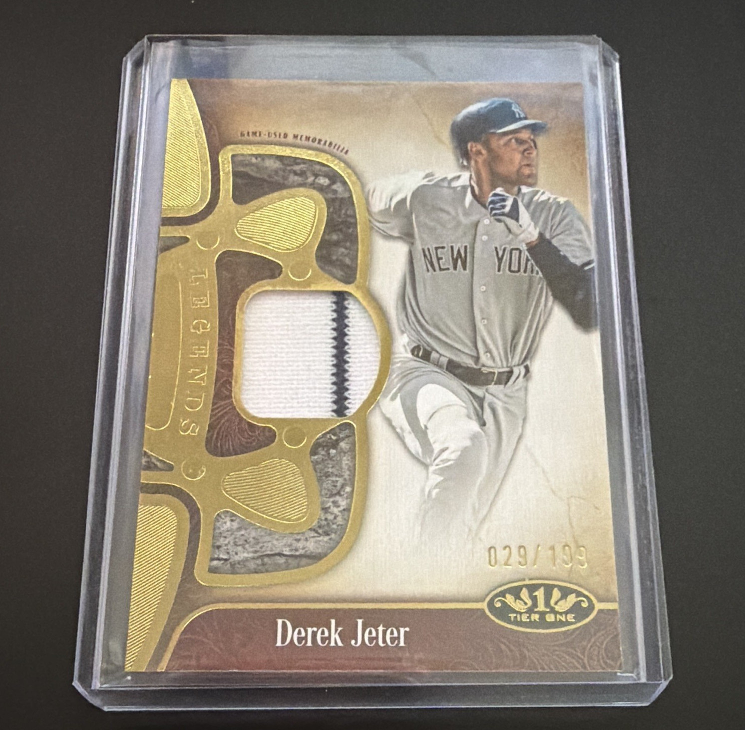 2026 Topps Tier One Derek Jeter Yankees Tier One Legend Relics Mem /199 #T1LR-DJ