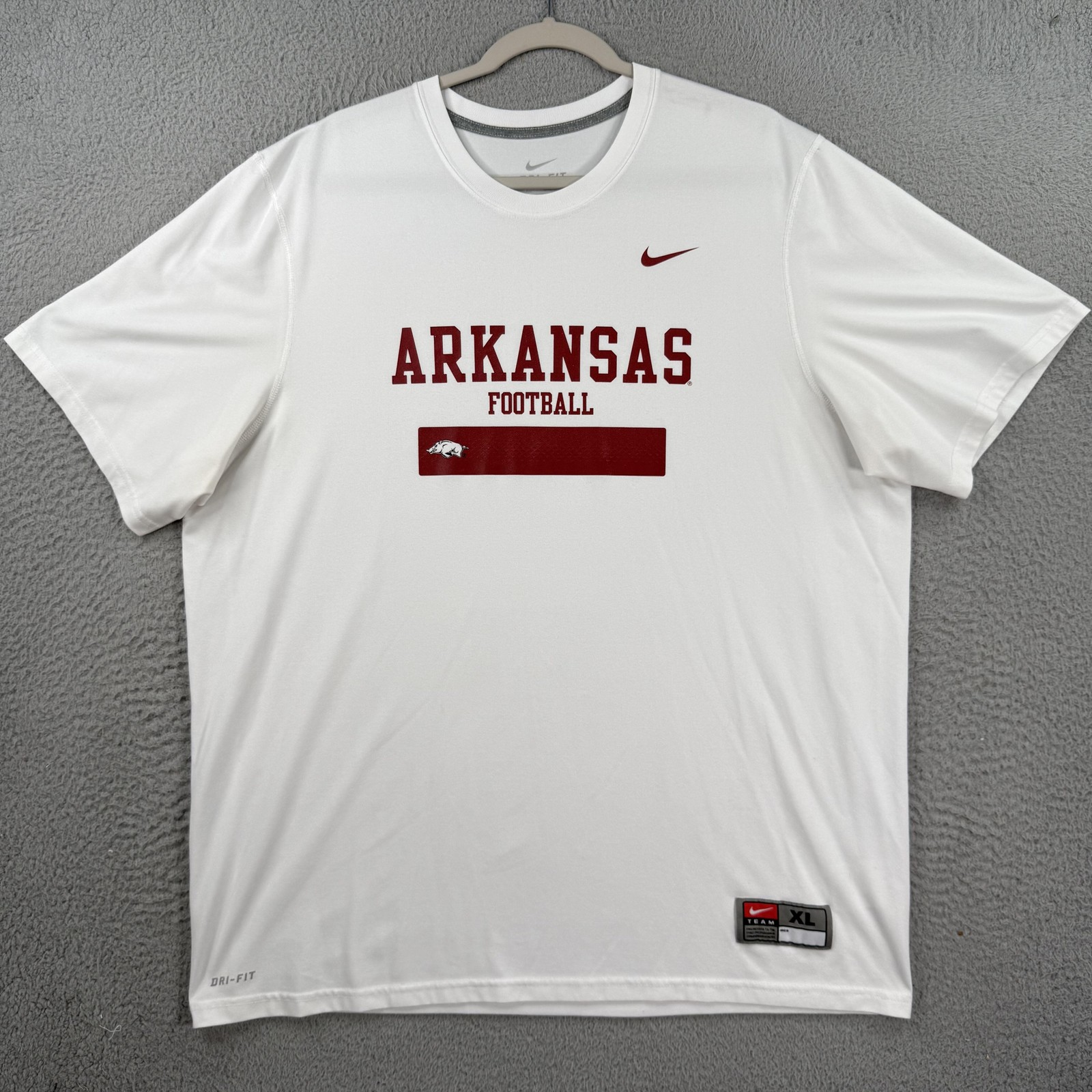 Arkansas Razorbacks Shirt Mens XL White NCAA Football Nike Dri Fit Tee