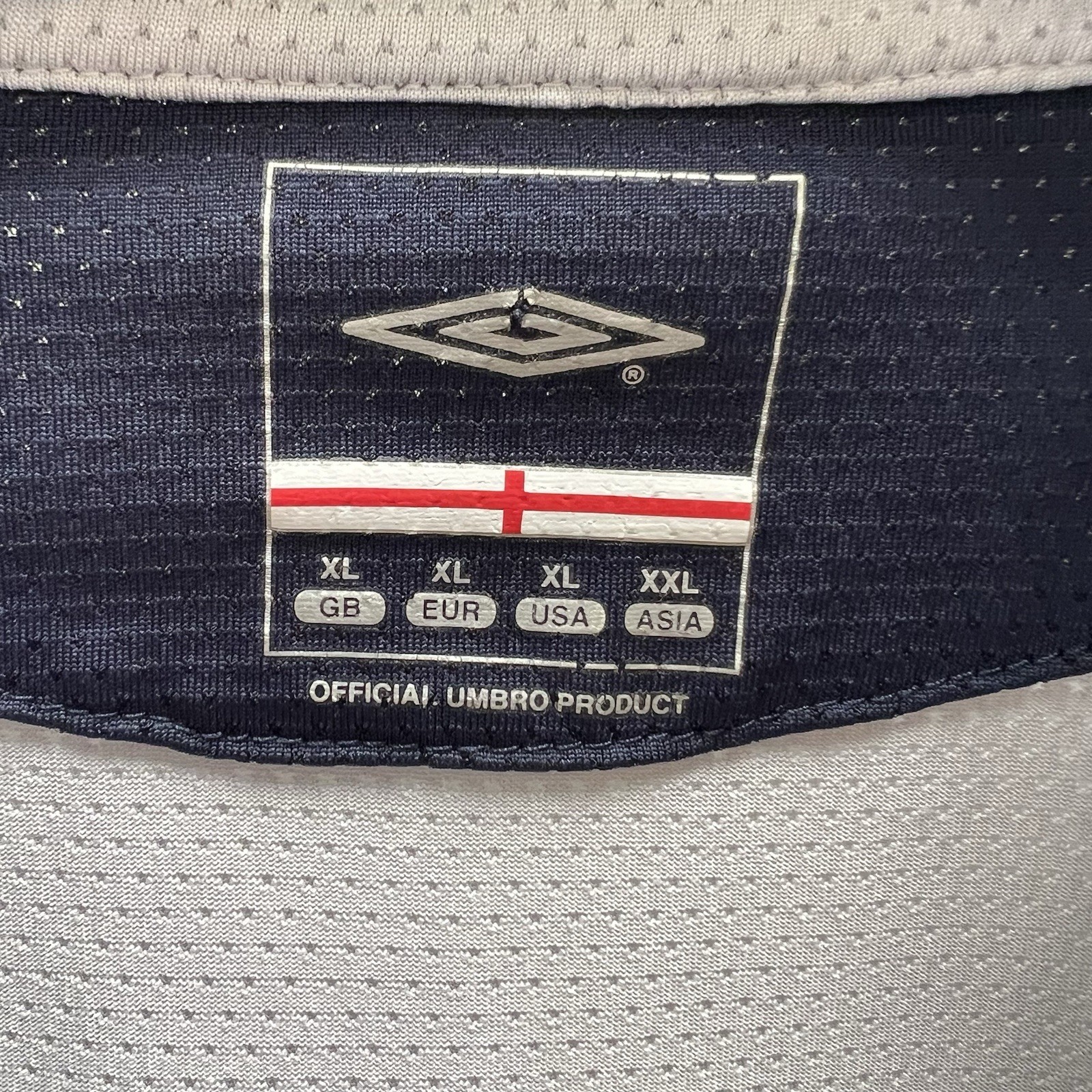 England 1/4 Zip Training Football Shirt 2005/07 Adults XL Umbro I308