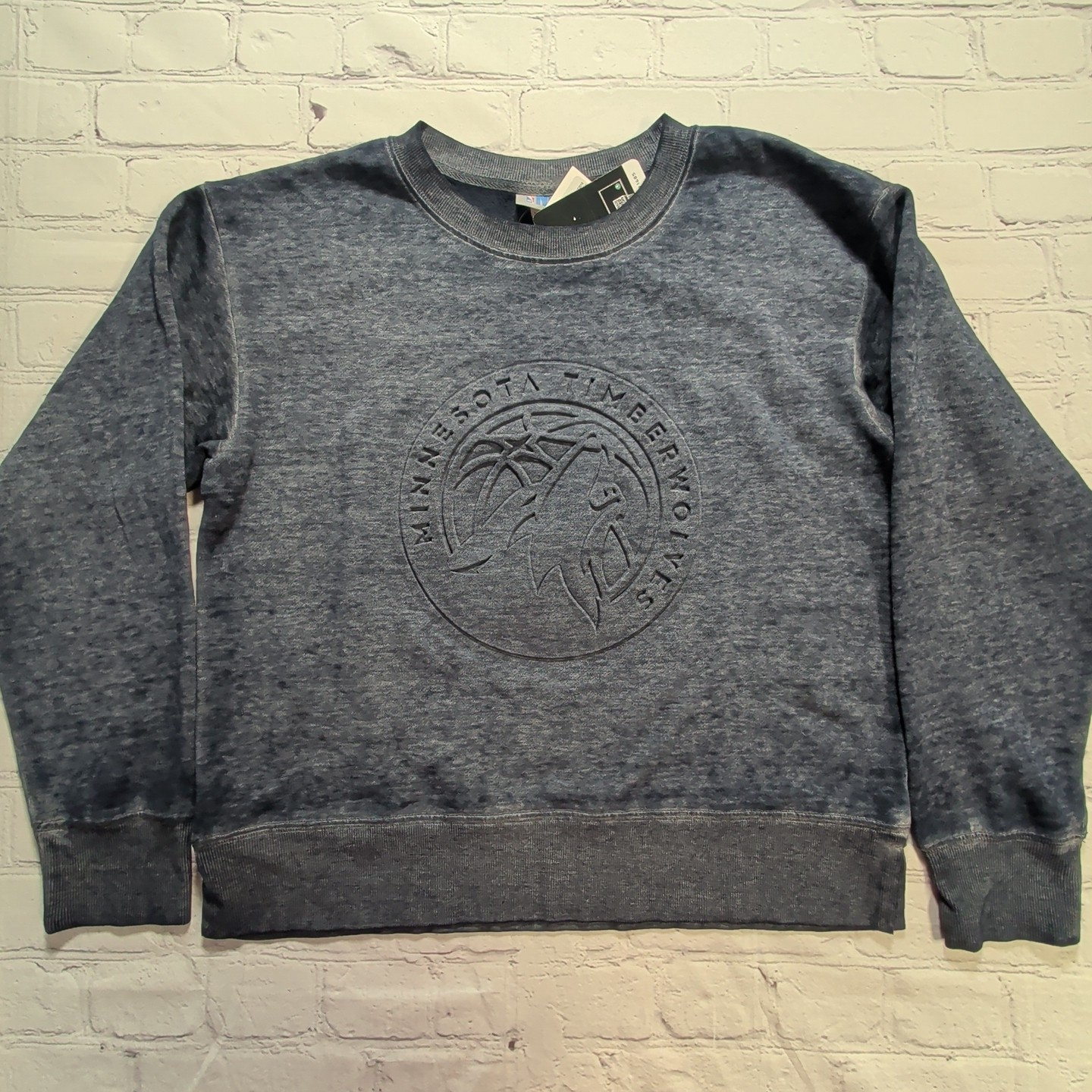 NEW Womens Medium NBA Minnestoa Timberwolves Ultra Soft Embossed Logo Sweatshirt