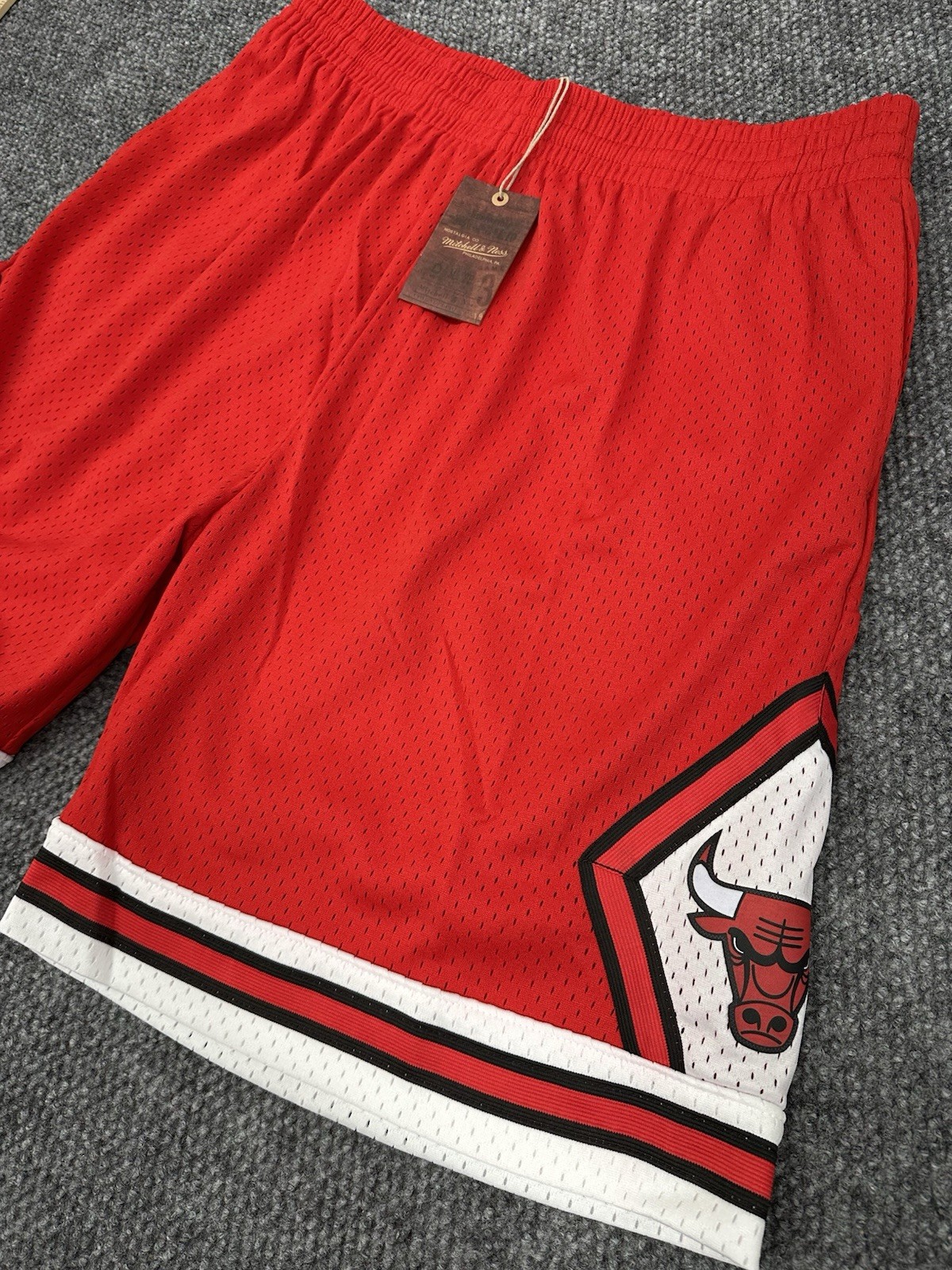 Chicago Bulls Men’s 2XLB Mitchell & Ness Hardwood Classics Shorts Red Swingman
