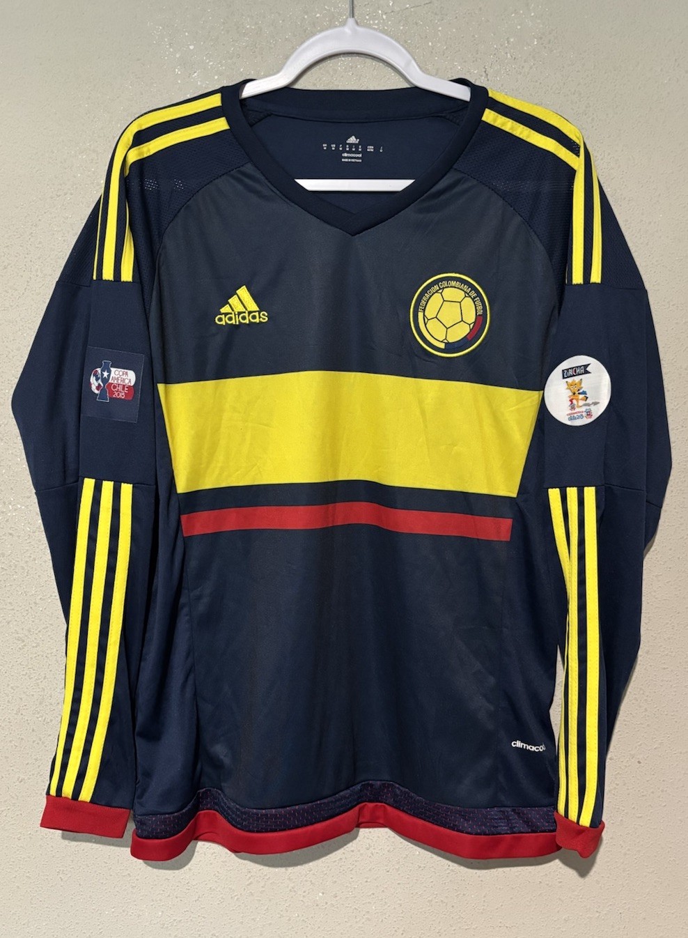 Colombia 2015 Away Football Adidas Copa América patch’s Long Sleeve Sz Medium J3