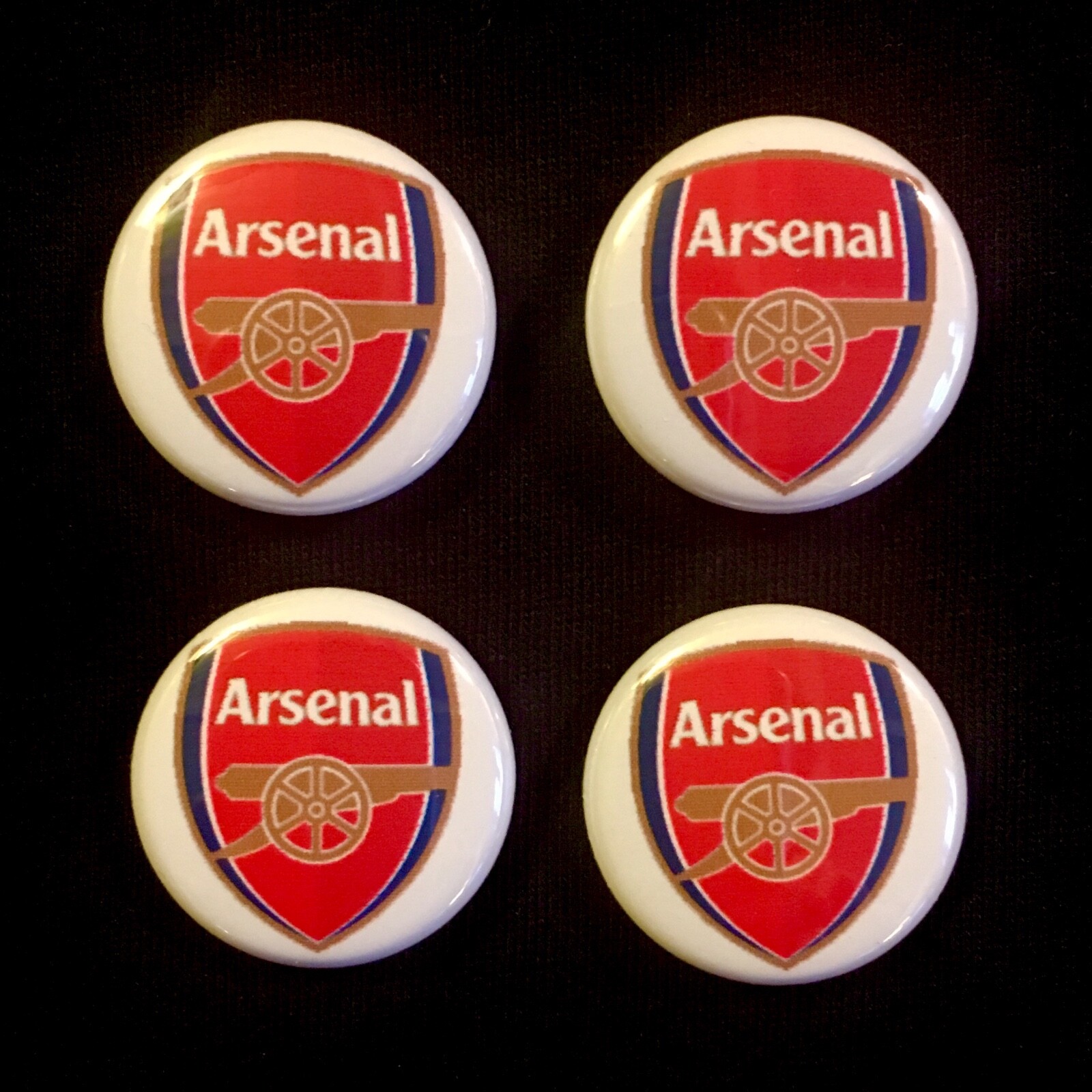 ARSENAL FOOTBALL CLUB Badge Pin Button Lot Collectible 1″ FC Pinback (Set Of 4)