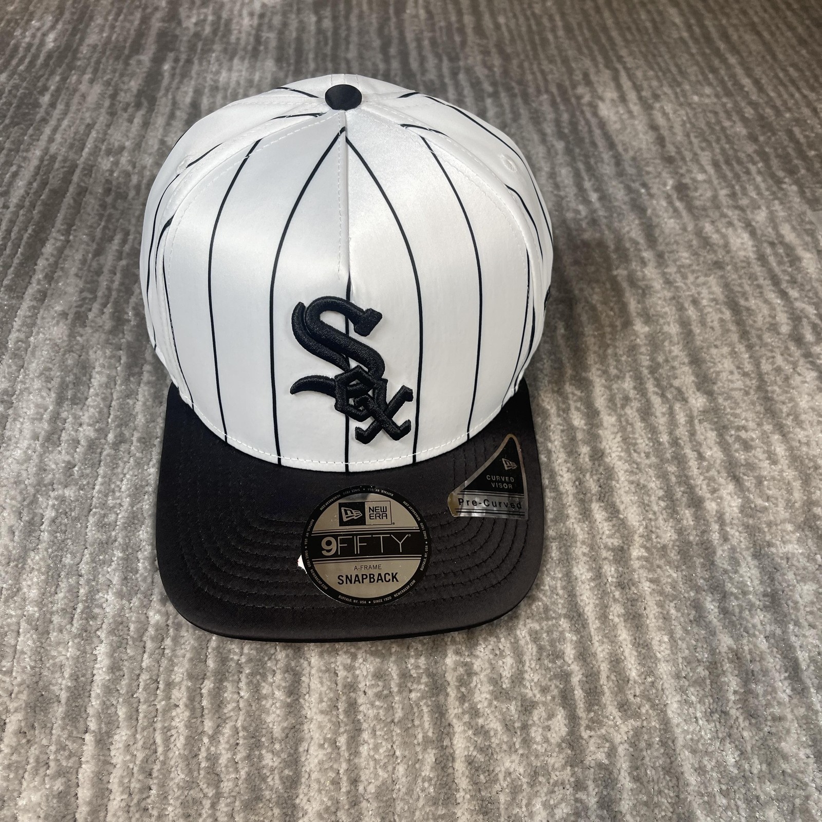 Chicago White Sox Hat Cap Snap Back Mens Satin White MLB Baseball New Era