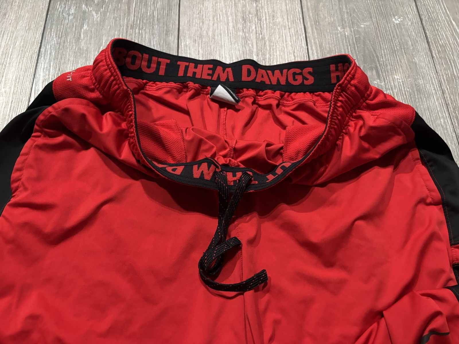 Nike Georgia Bulldogs Training Shorts. Mens XL. Red. NCAA.