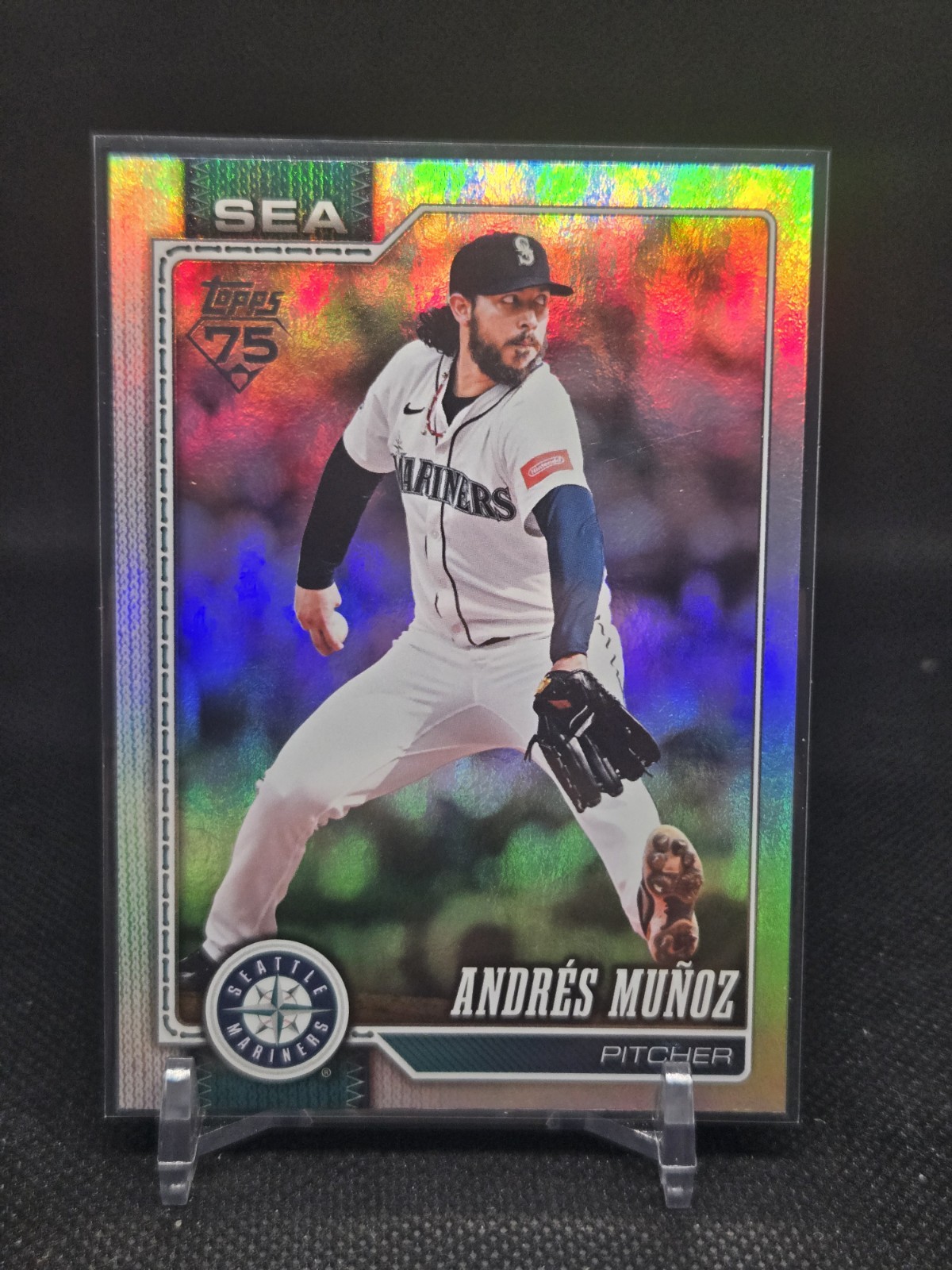 2026 Topps Series 2 – Andrés Muñoz #574 Rainbow Foil – Seattle Mariners