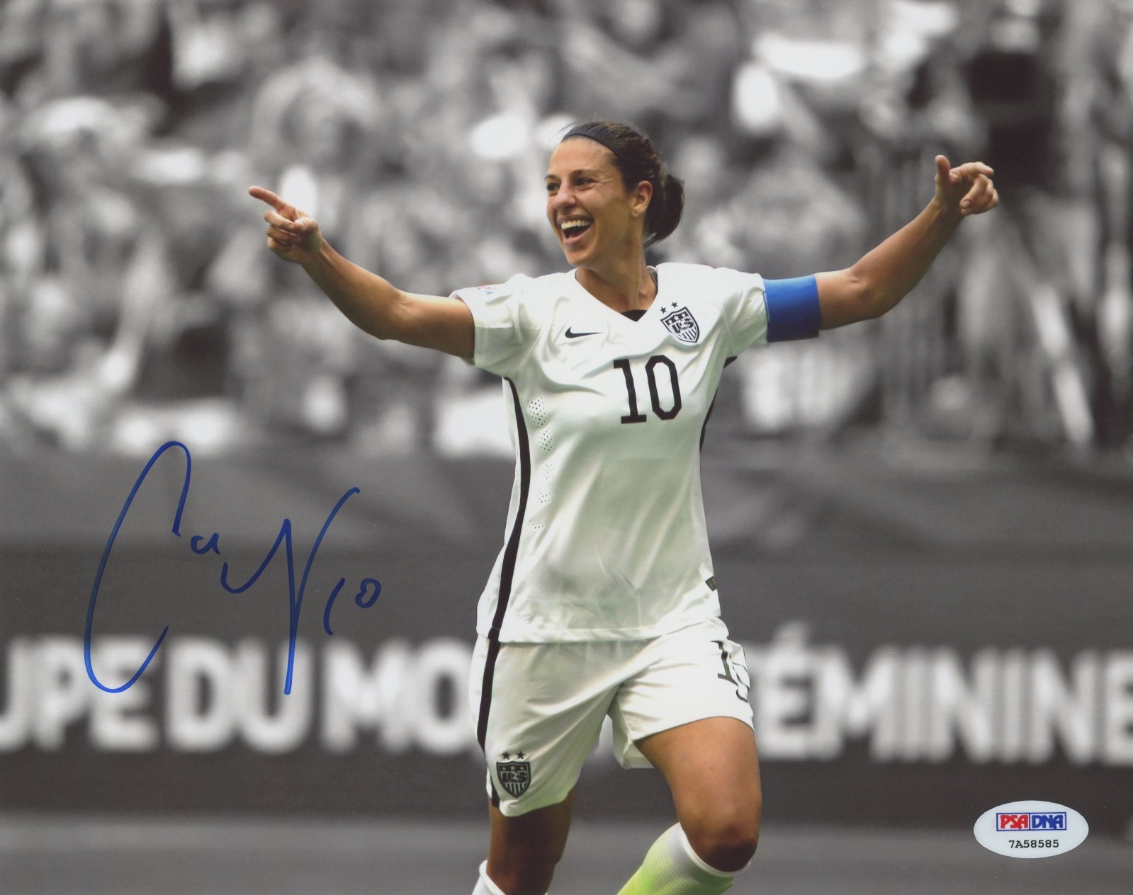 CARLI LLOYD SIGNED/AUTOGRAPHED FIFA WORLD CUP TEAM USA 8X10 PHOTO–PSA/DNA