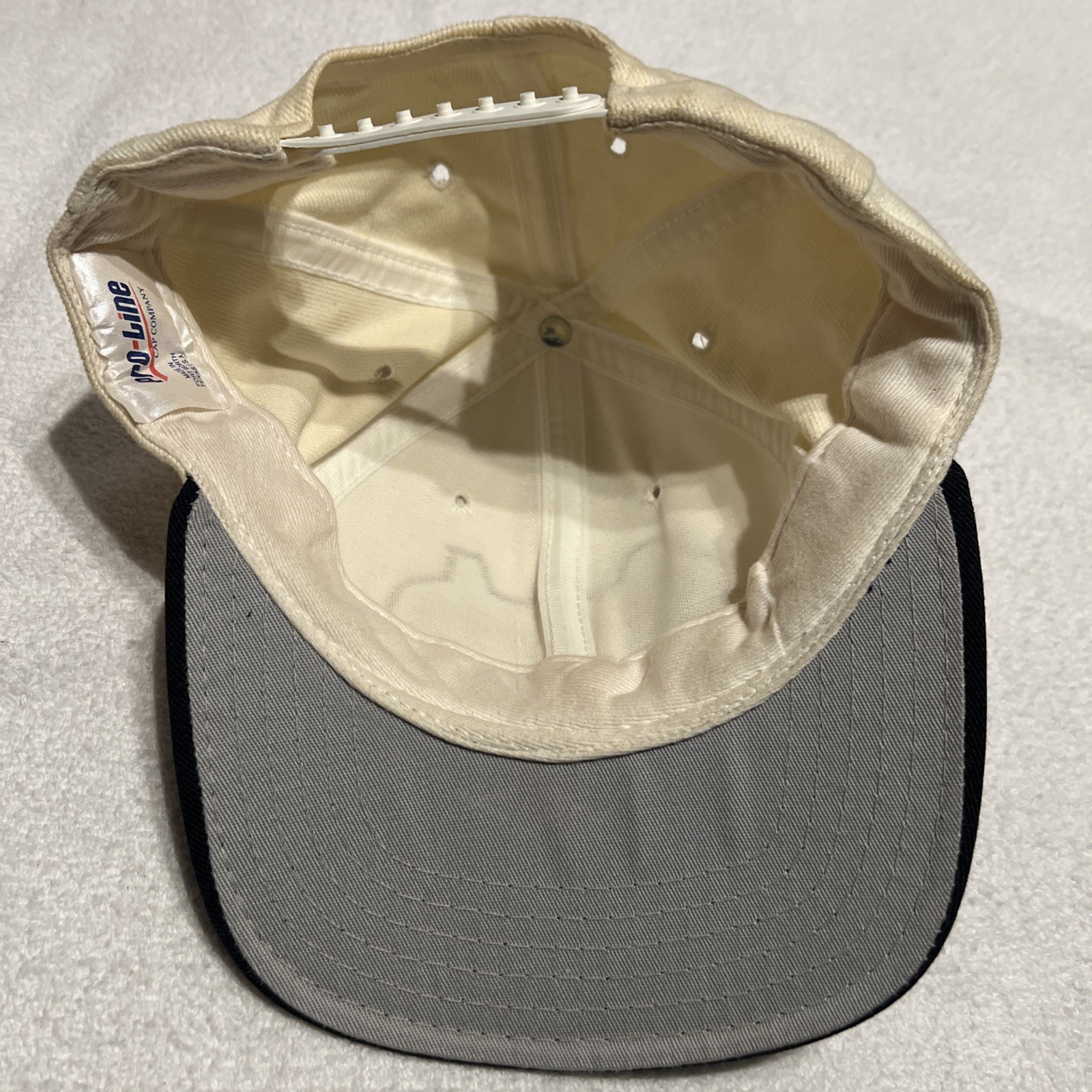 Vintage Notre Dame Fighting Irish Hat Snap Back Beige Black Pro-Line Cap USA