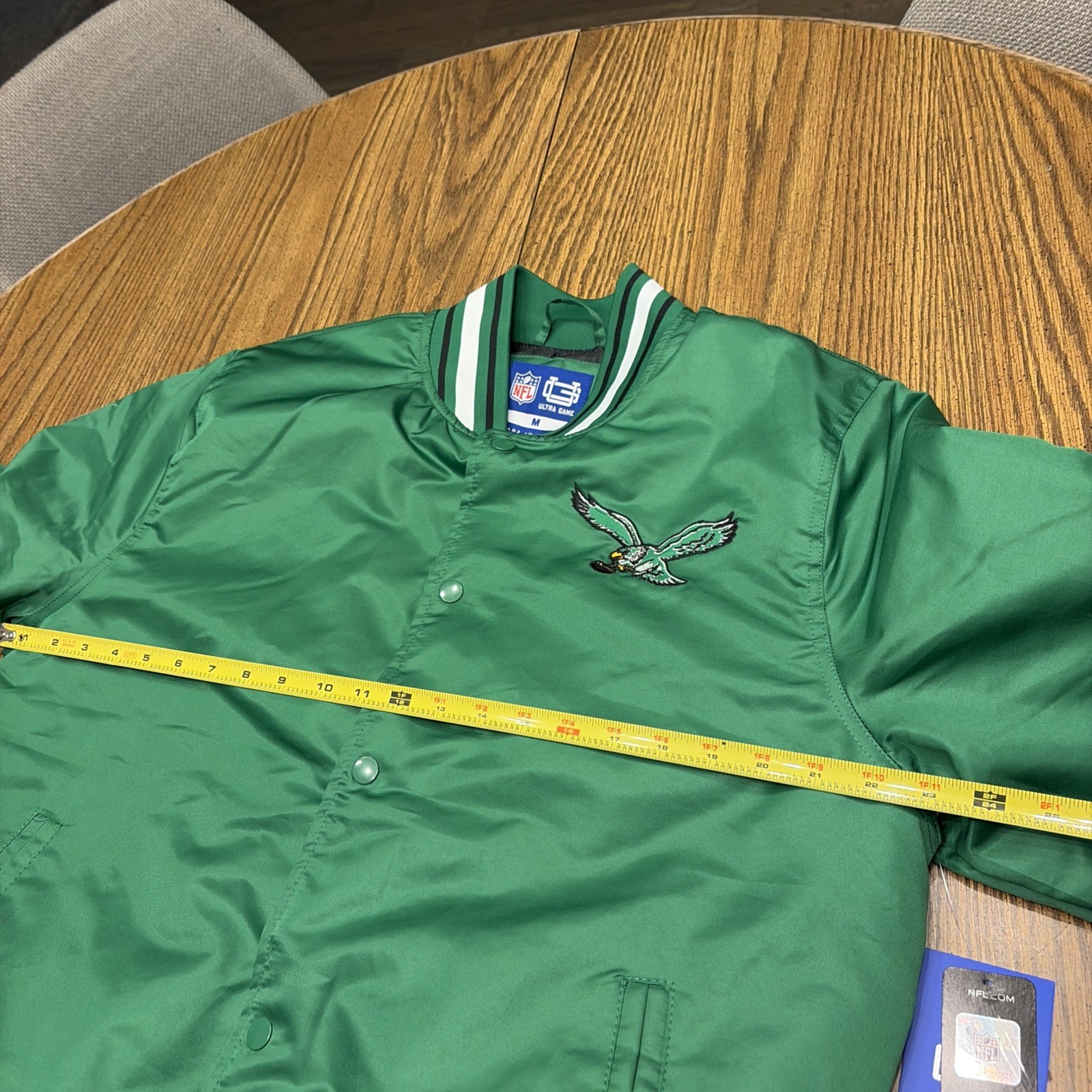 NWT Men’s NFL Philadelphia Eagles Kelly Green Satin Bomber Jacket Size M