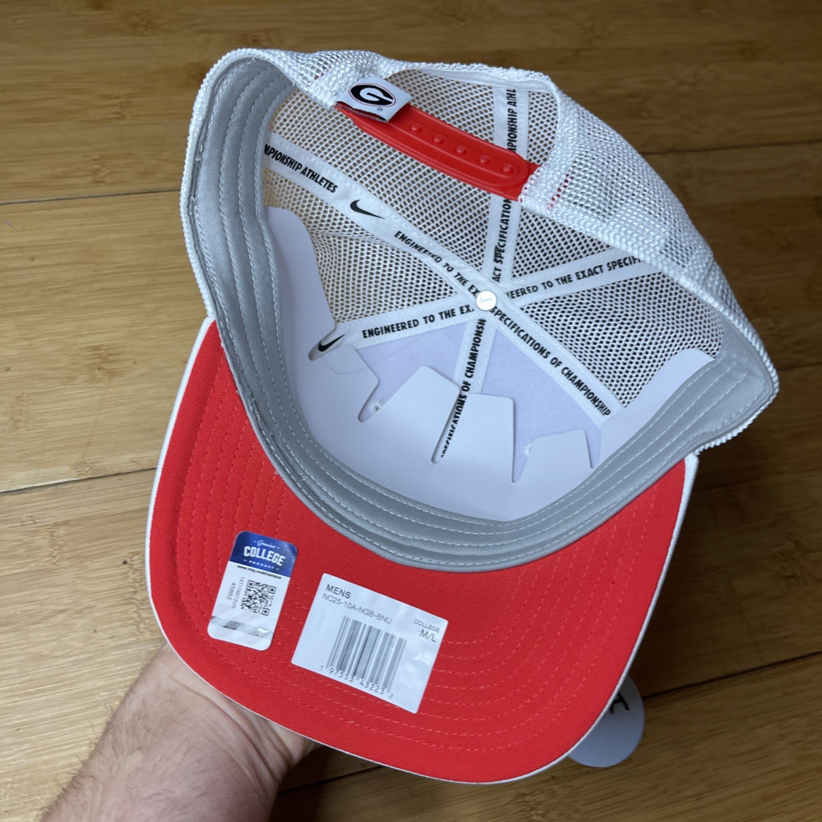Nike Rise Georgia Bulldogs UGA All White Whiteout DRI-FIT Mesh Snapback Hat Mens