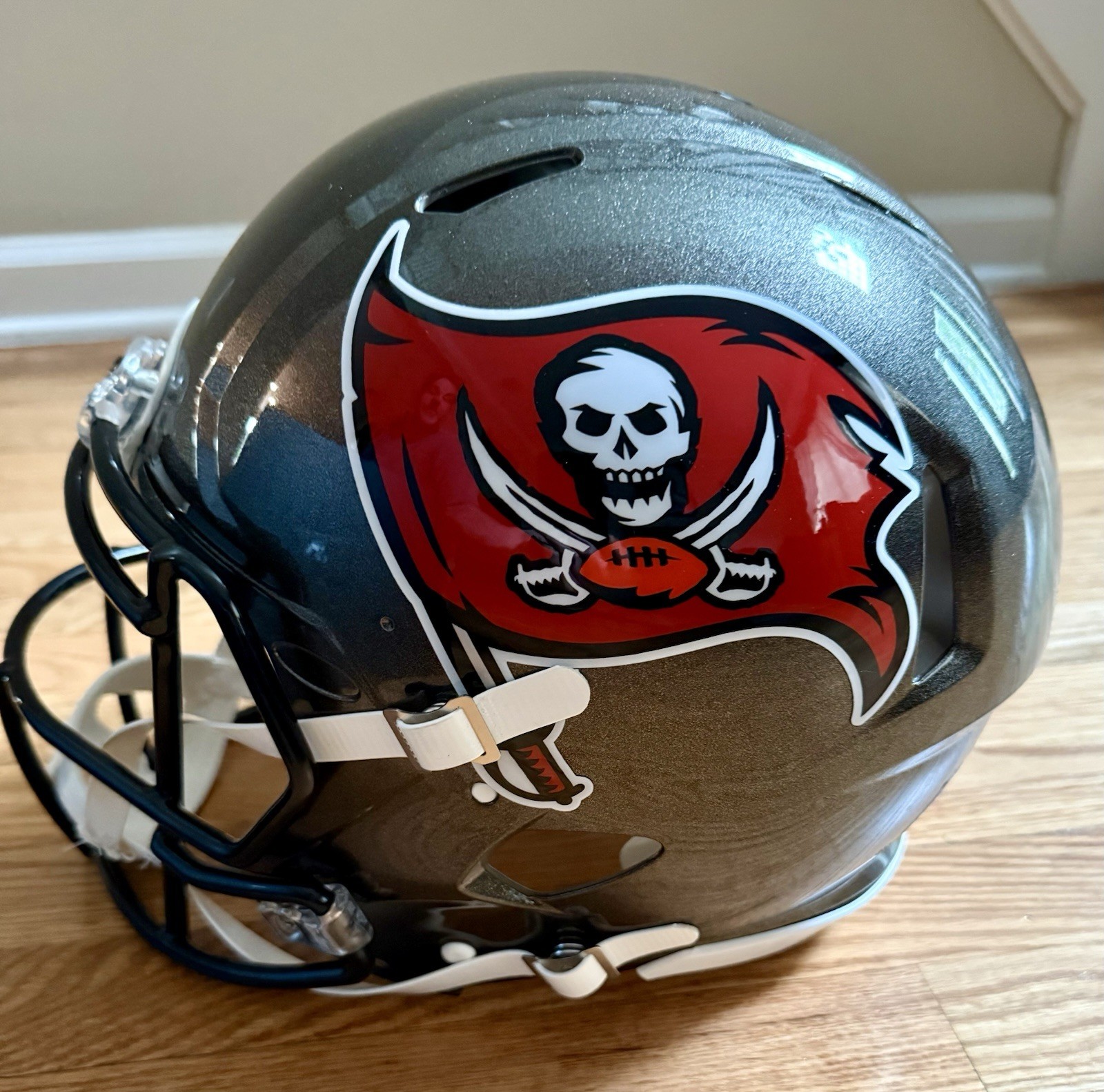 Derrick Brooks Inscribed “HOF-14”Signed Authentic F/S Buccaneers Helmet Fanatics