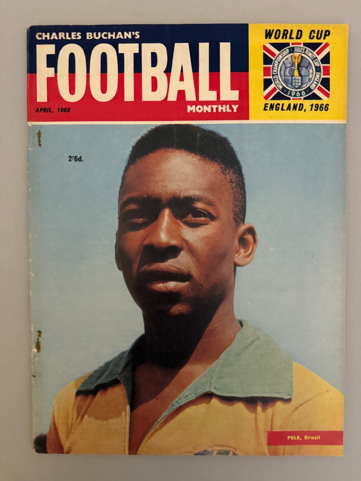 Pele CHARLES BUCHAN’S FOOTBALL MONTHLY Magazine April 1966 Newsstand Edition