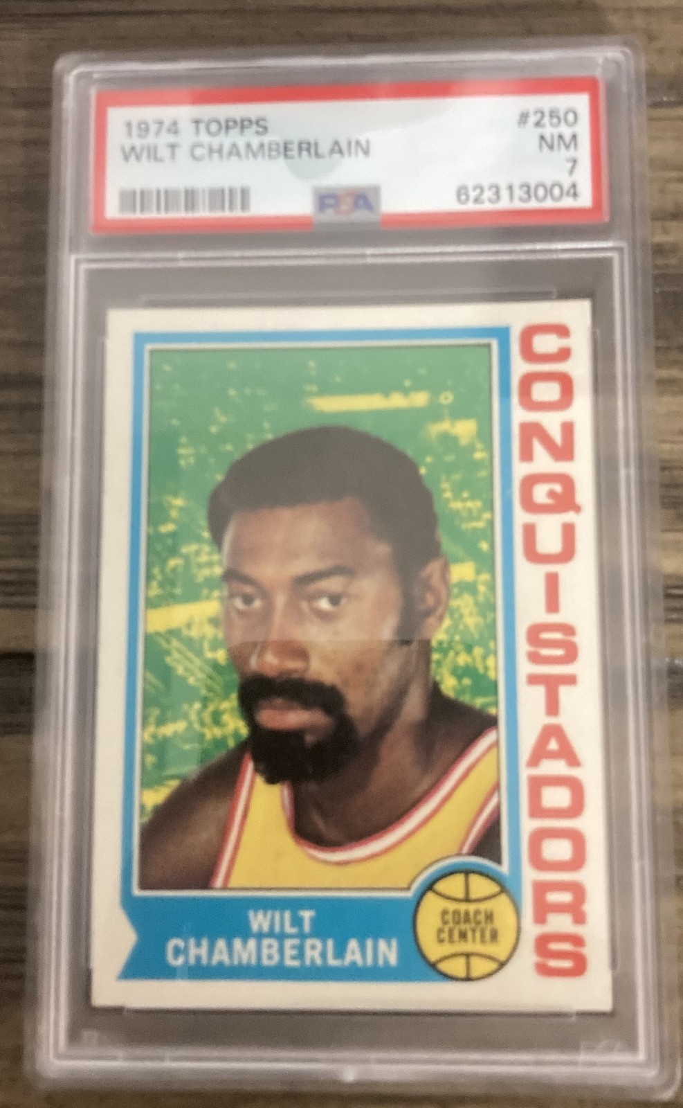 1974 TOPPS # 250 WILT CHAMBERLAIN / WELL CENTERED / PSA 7 NM / LAST CARD