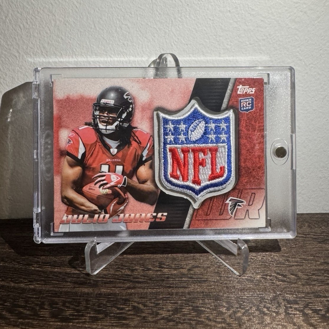 Topps 2011 Julio Jones Falcons #LPR-3 Rookie NFL Shield Logo Patch Card