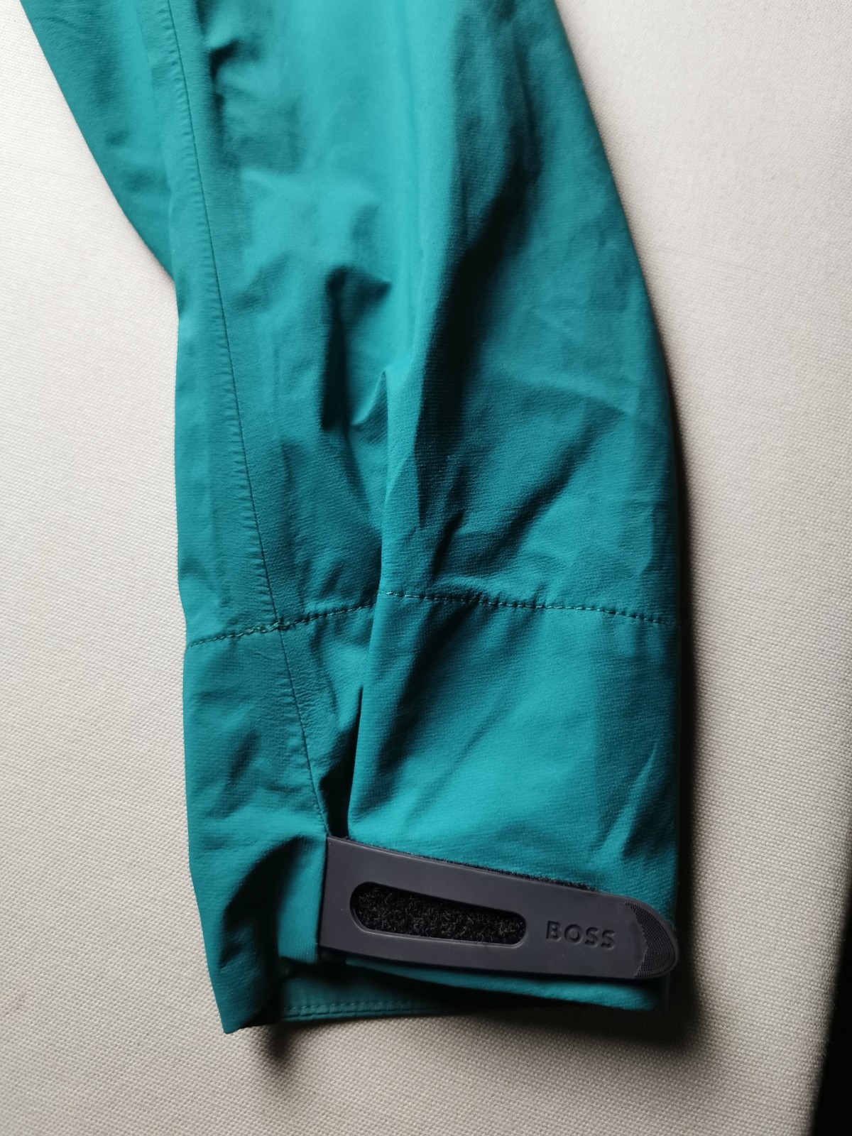 HUGO BOSS x ASTON MARTIN RACING F1 Team 2025 Men UK S Hooded Rain Jacket (VGC)
