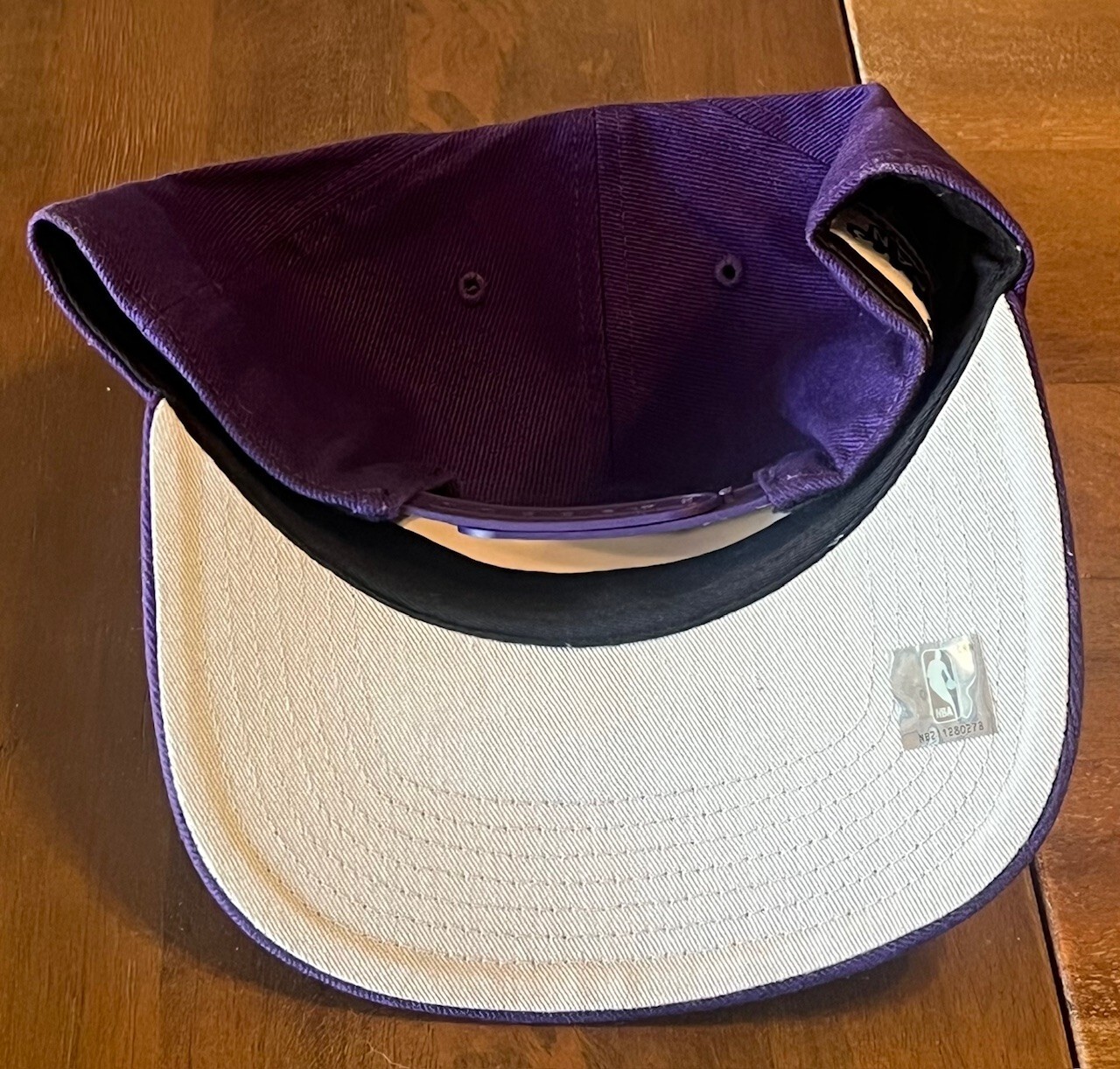 Los Angeles Lakers Hat Fan Favorite Mens One Size Adjustable SnapBack NWT New