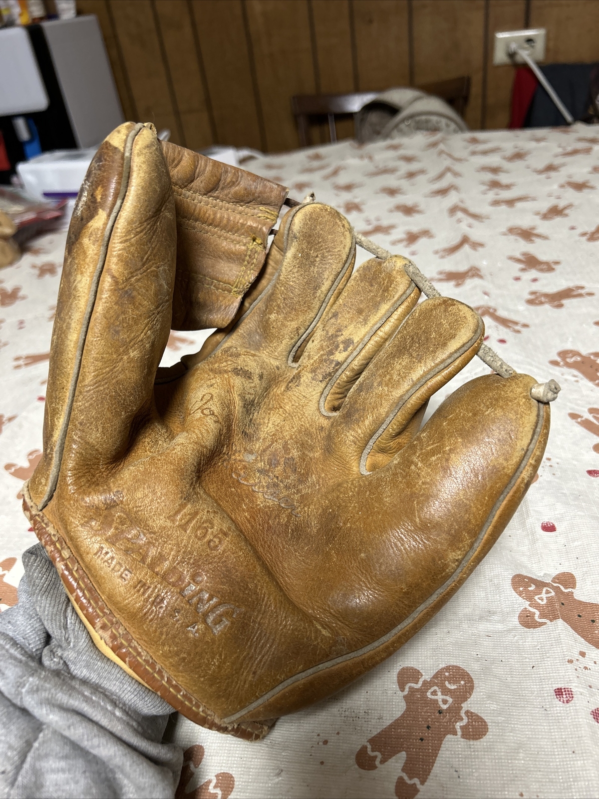 Vintage DON KAISER Spalding 1165 Baseball Gloves