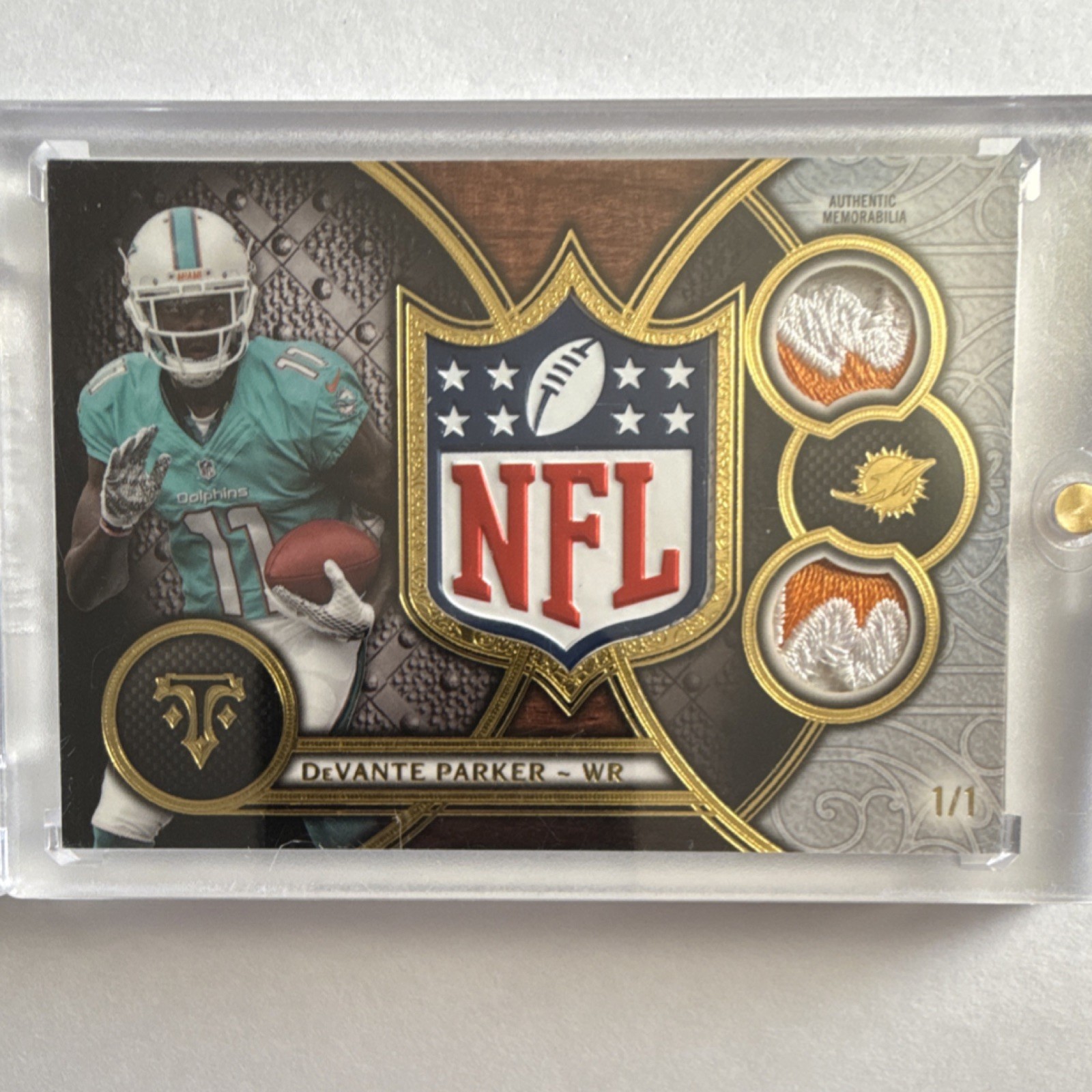 1/1 2015 Topps Triple Threads Shield Relic Devante Parker (MEM, RC) Dolphins