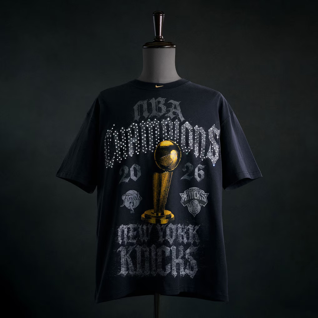 New York Knicks Nike 2026 NBA Finals Champions Authentic Locker Room T-Shirt (L)
