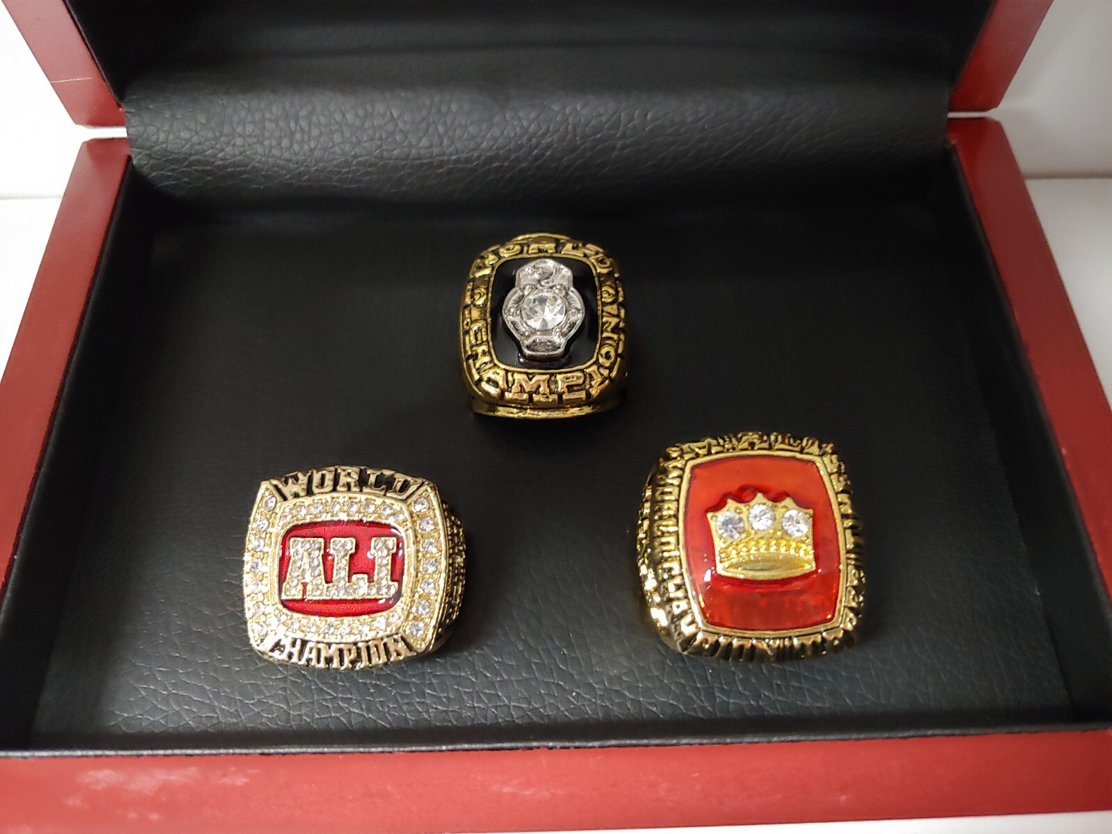 Muhammad Ali – Boxing World Championship 3 Ring Set With Wooden Display Box