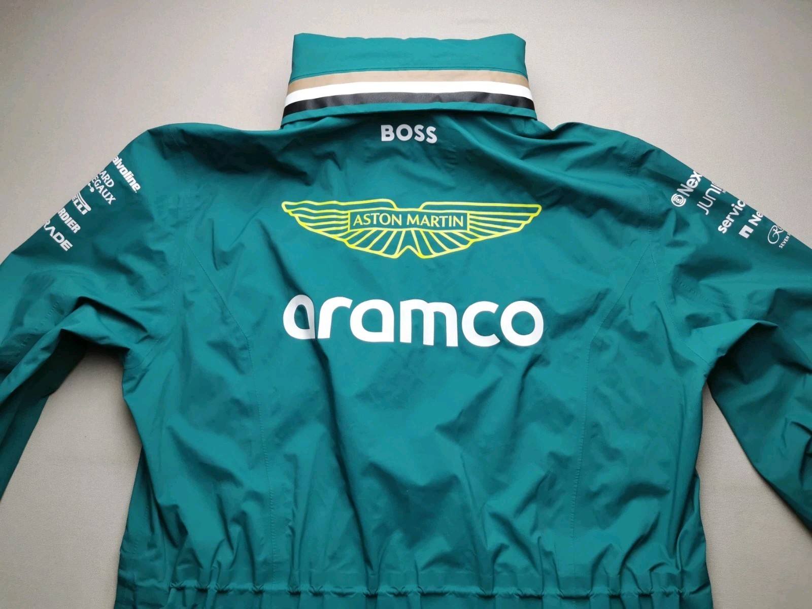 HUGO BOSS x ASTON MARTIN RACING F1 Team 2025 Men UK S Hooded Rain Jacket (VGC)