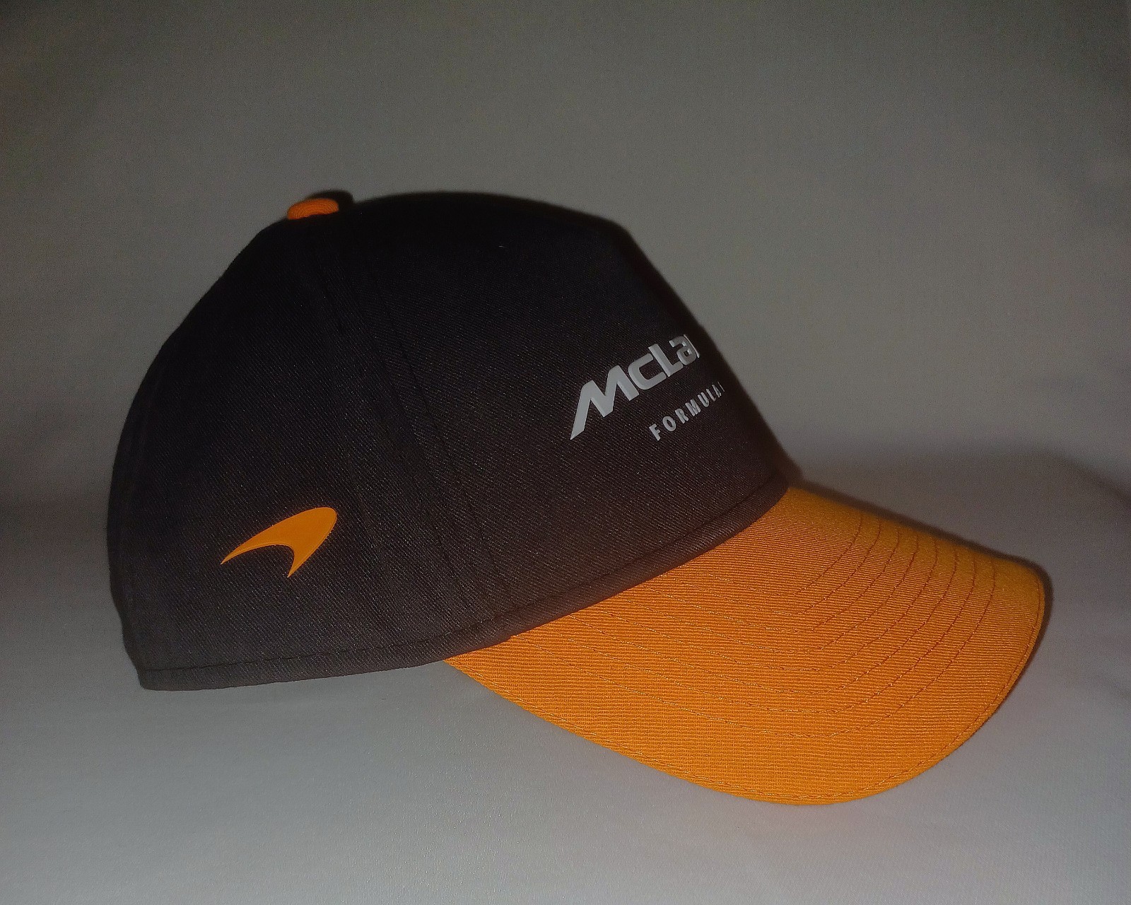 Mclaren Formula 1 Team Cap & T Shirt Size Medium CHEST 42″ Orange Brand New !!