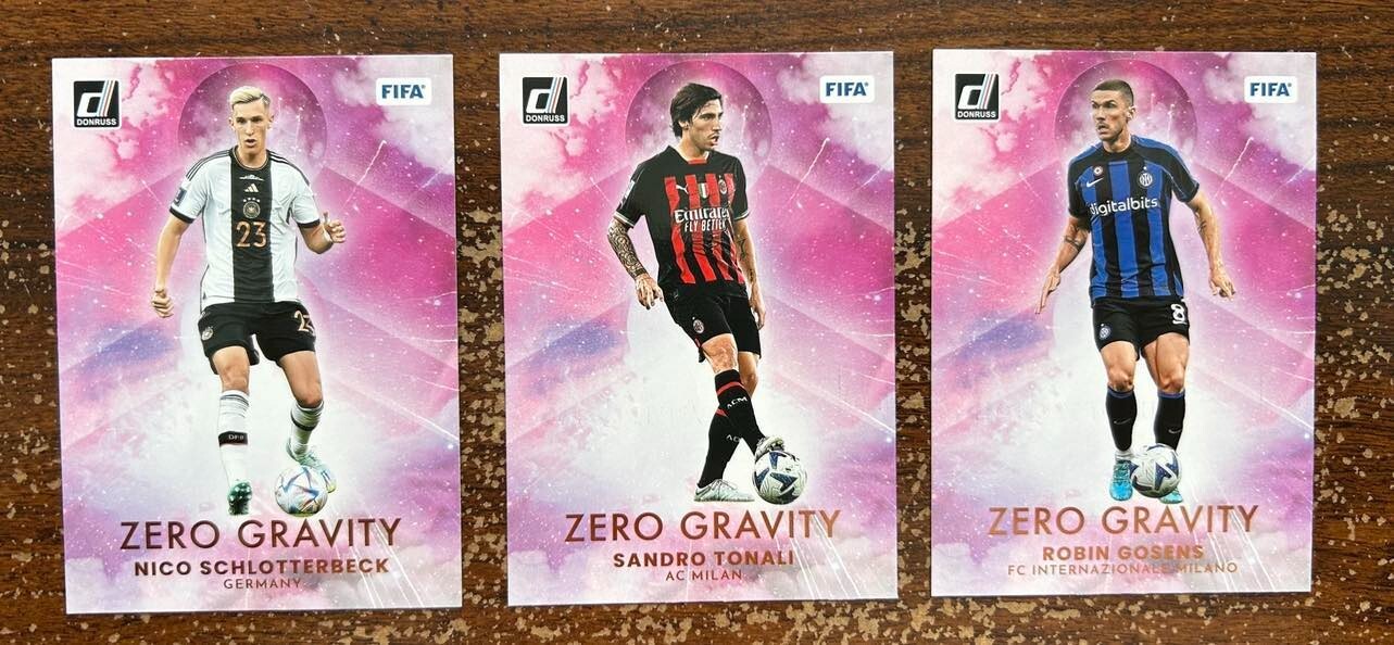 Robin Gosens/S. Tonali/Nico Schlotterbeck, Zero Gravity – 2022-23 Panini Donruss
