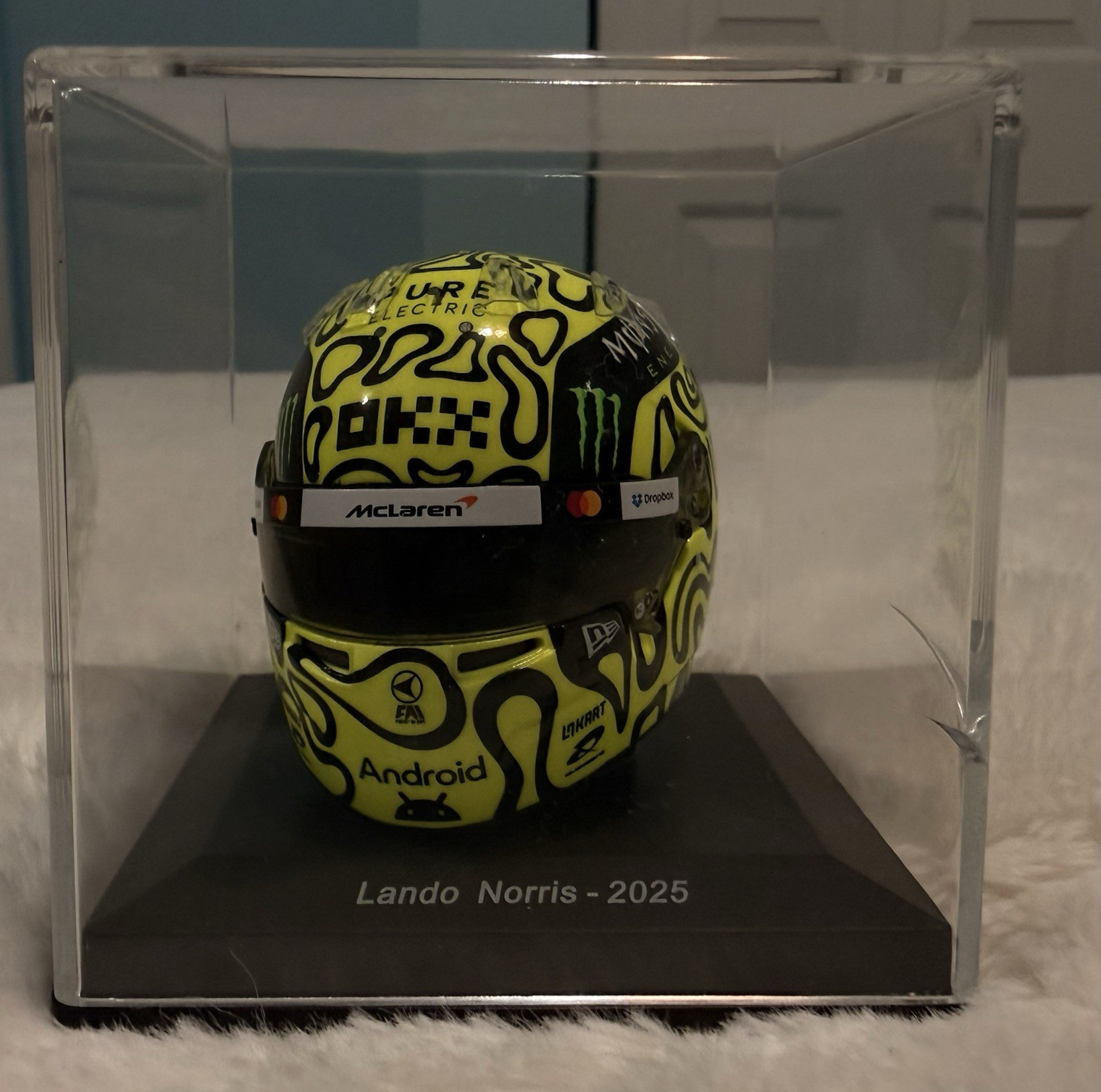 Lando Norris McLaren 2025 Mini Helmet Display Case Yellow/Black