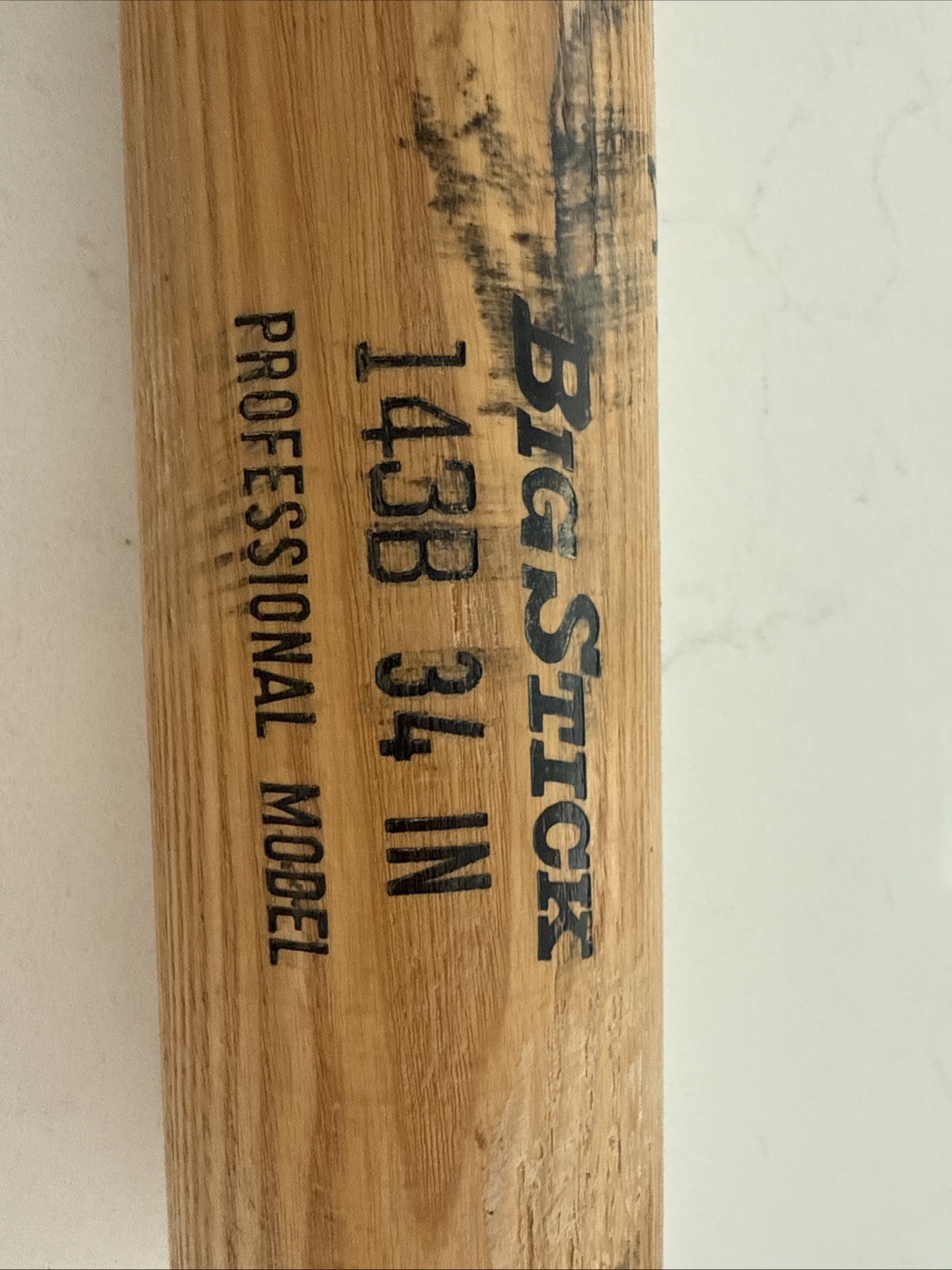 Greg Maddux Autographed Rawlings Big Stick Bat