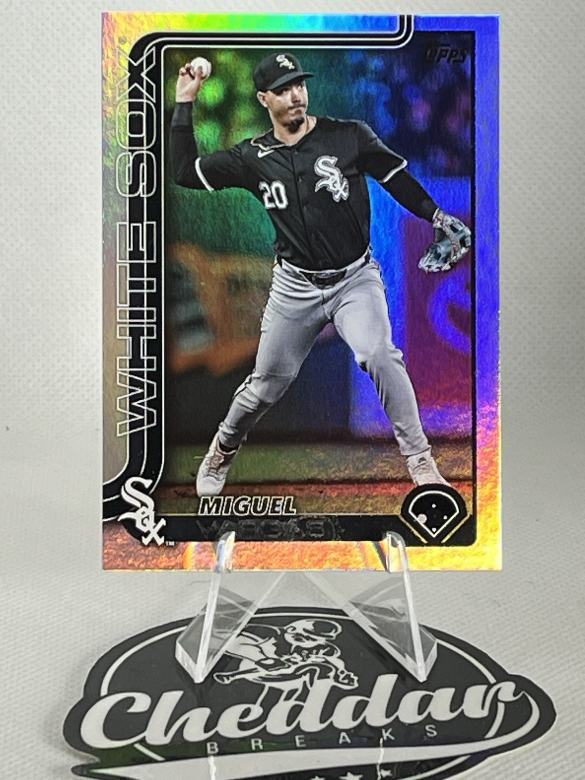 2025 Topps Series 1 – Miguel Vargas – Rainbow Foil