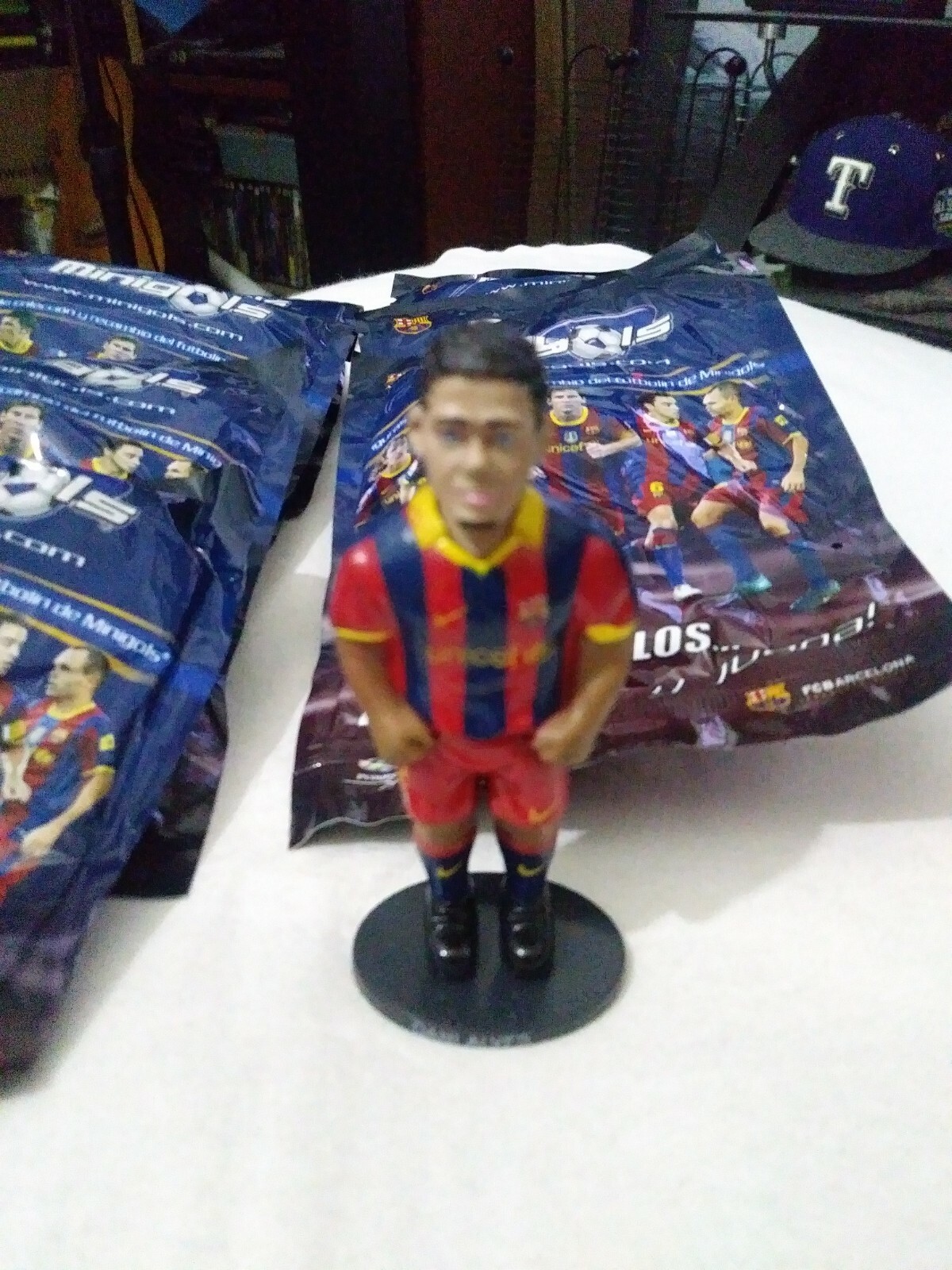 8 Minigoals Soccer Figures FCBarcelona 3.5in 1 Open 7 Sealed Dani Alves