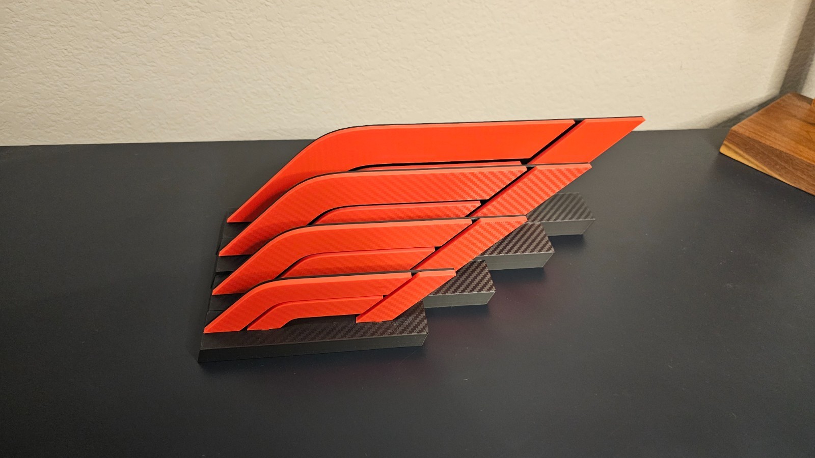 F1 Logo Desk Decor – Carbon Fiber look 3D Printed, Formula One Racing Gift