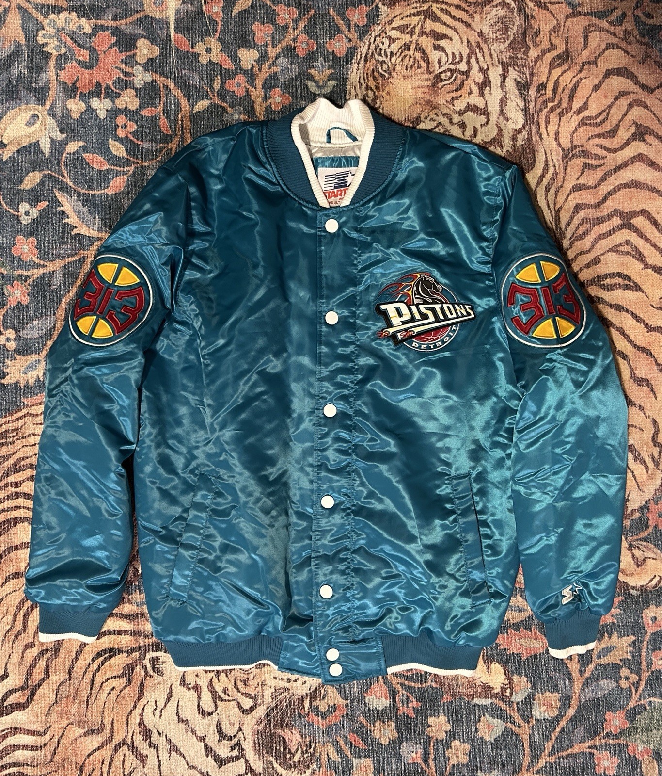 Starter Detroit Pistons Retro Bomber Jacket Size Large NWT