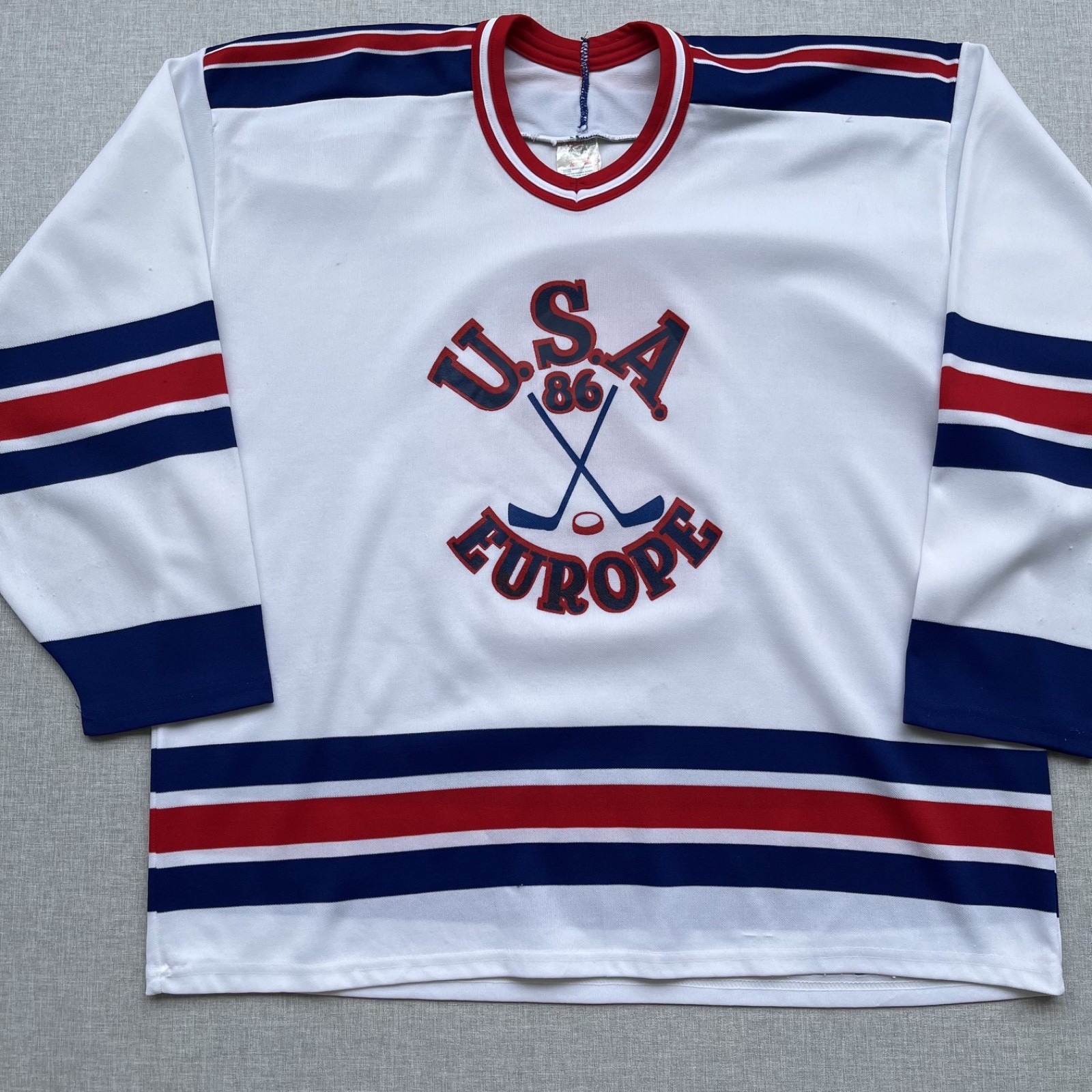 Vintage 1986 USA Europe Hockey Jersey Gunzo’s #2 White Red Blue Adult XL