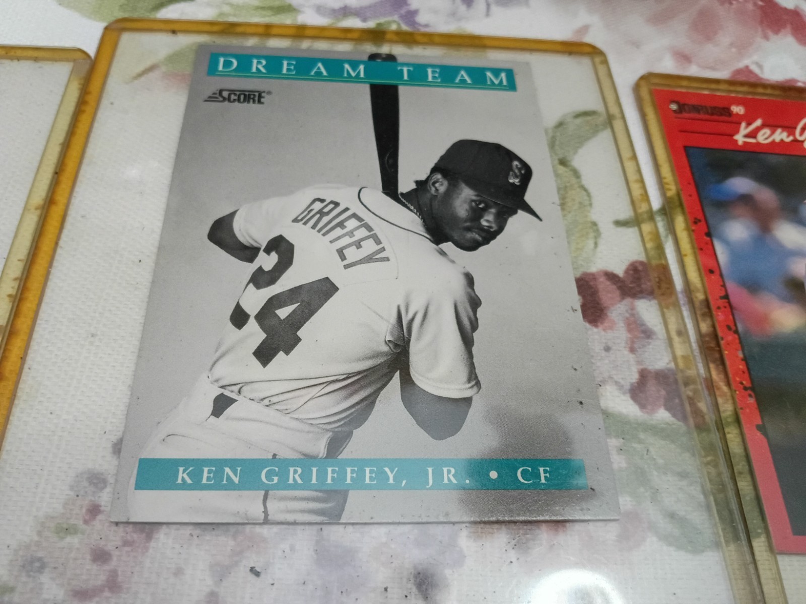 Mixed lot of Ken Griffey Jr Cards in plastic Card Holders – MLB Baseball