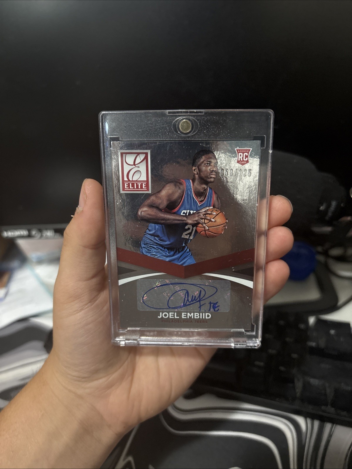 2014-15 Elite Status Signatures #24 Joel Embiid Autograghed /125 Rookie Auto RC