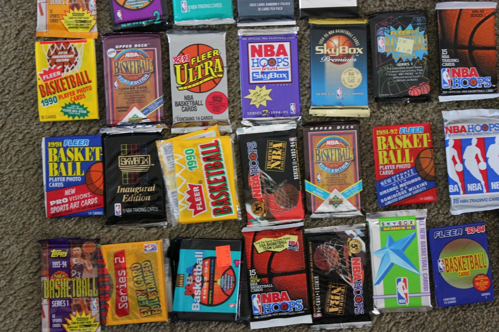 Lot of 50 vintage NBA Basketball Cards in Factory Sealed Packs