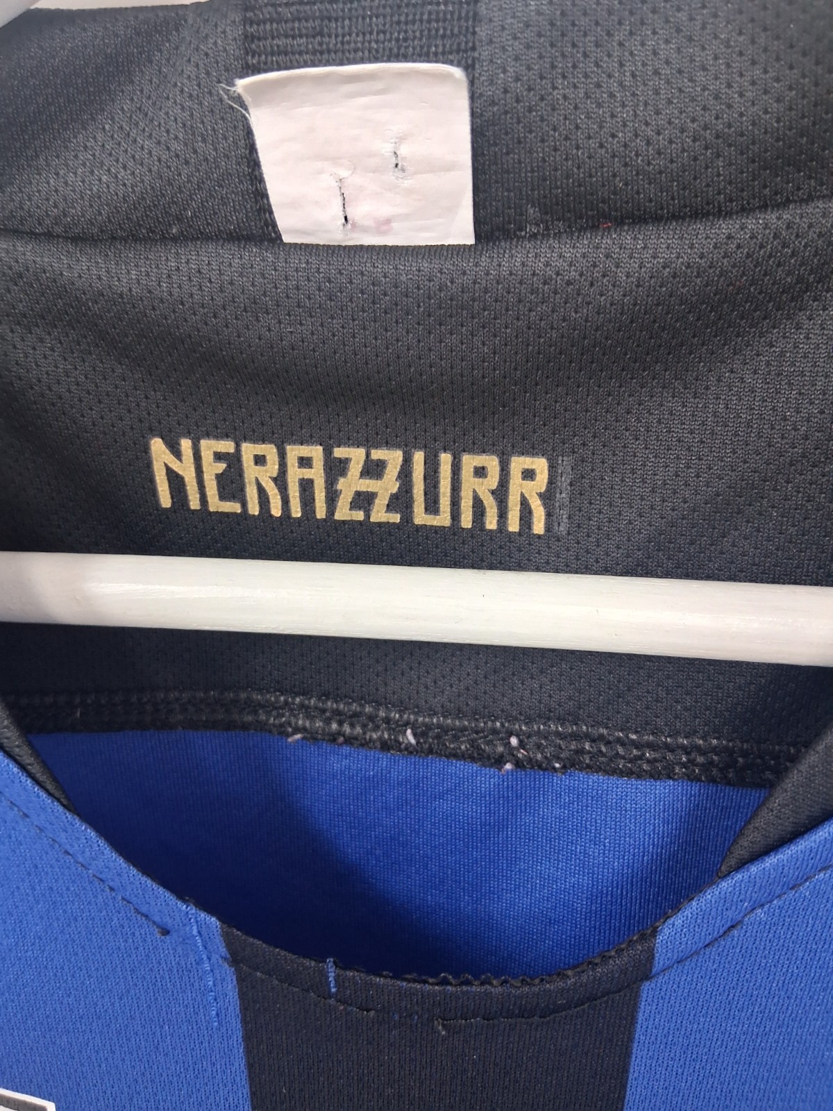 Inter Milan 2018-19 home jersey featuring a gold “NERAZZURRI” inner-neck detail