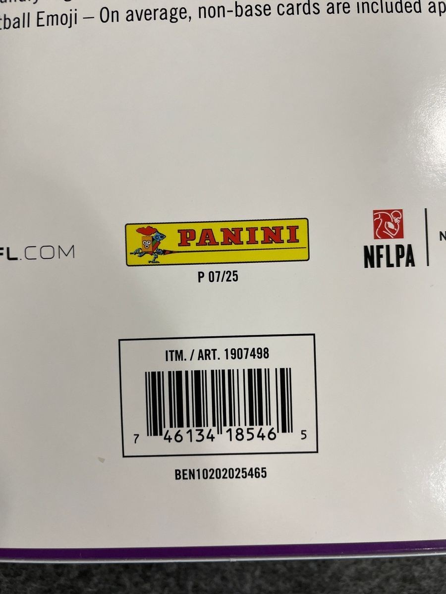 PANINI 2025 Donruss Nfl Football Cards Oversized Downtown Bundle Box, Box Wear